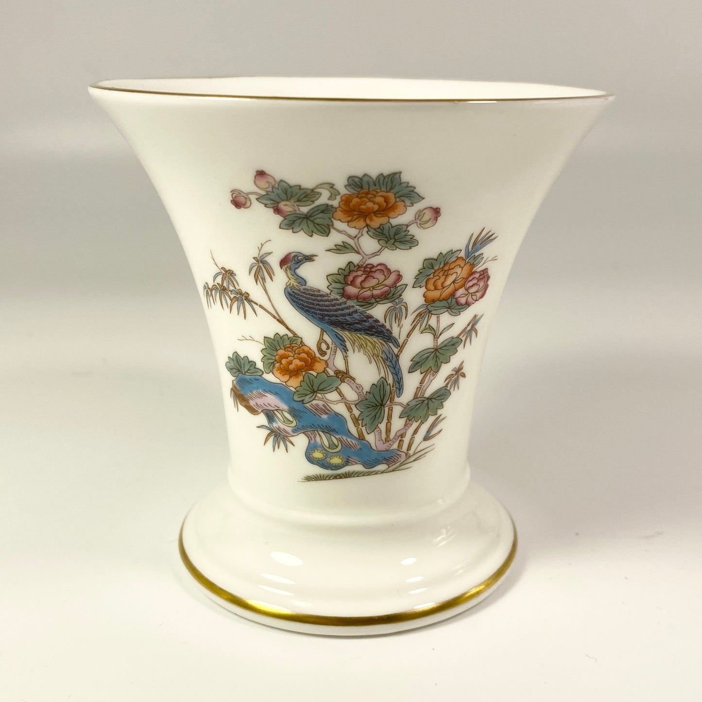Set of 2 Wedgwood Kutani bird trumpet Vase & lidded jar