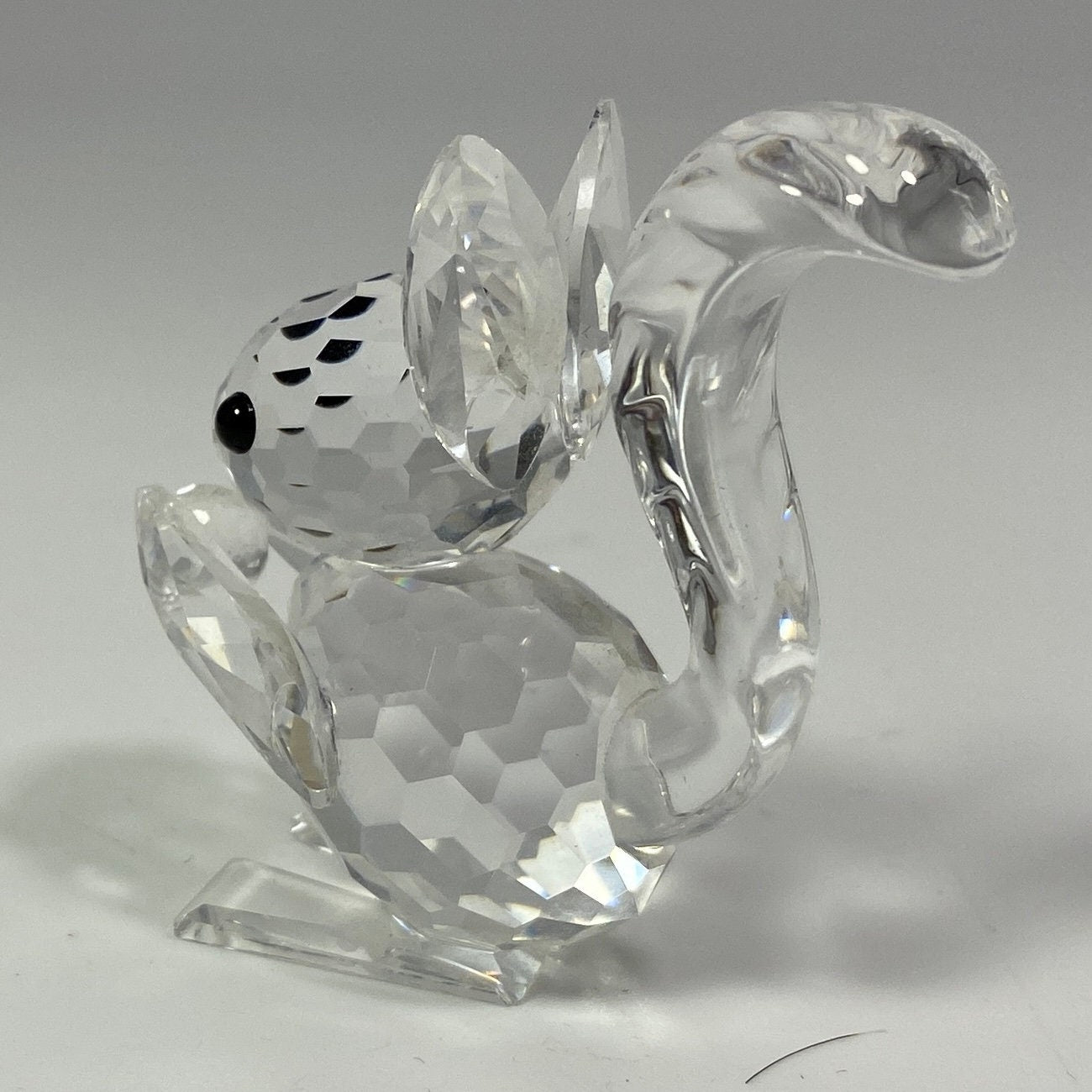 Vintage Swarovski Crystal Squirrel Holding Nut Figurine 7662 Woodland Friends