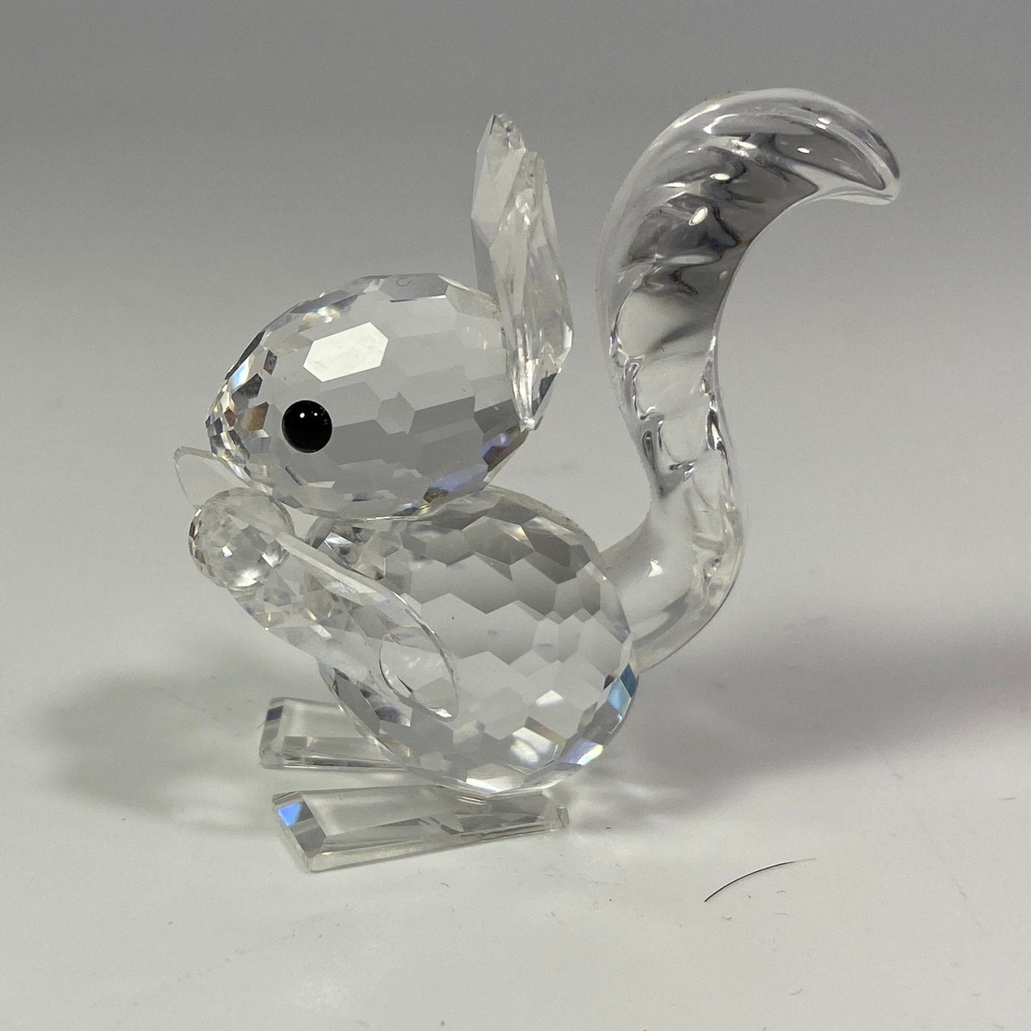 Vintage Swarovski Crystal Squirrel Holding Nut Figurine 7662 Woodland Friends