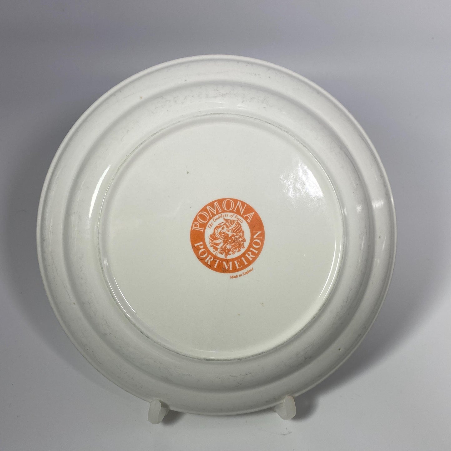 Portmeirion Pomona 8 1/2" Plate The teinton squash pear  Made in England
