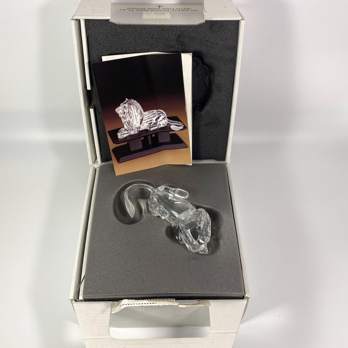 Swarovski The Lion Crystal  Large Figurine Inspiration Africa 1995 SCS An. Edition