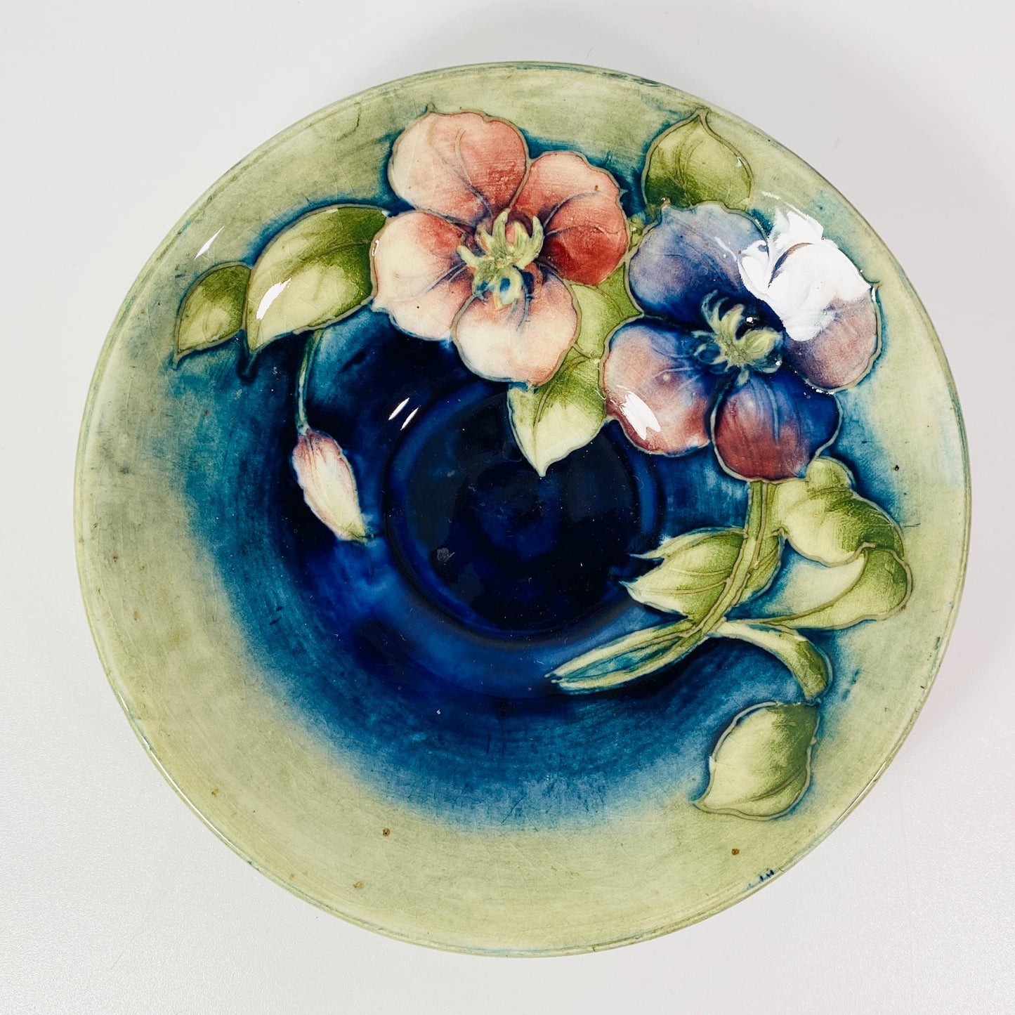 Antique RARE Moorcroft England  5.5 inches Plate Anemone floral design