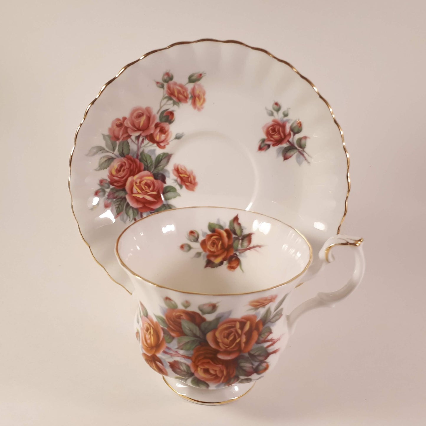 Royal Albert, CENTENNIAL ROSE, Teacup & Saucer, Bone China England