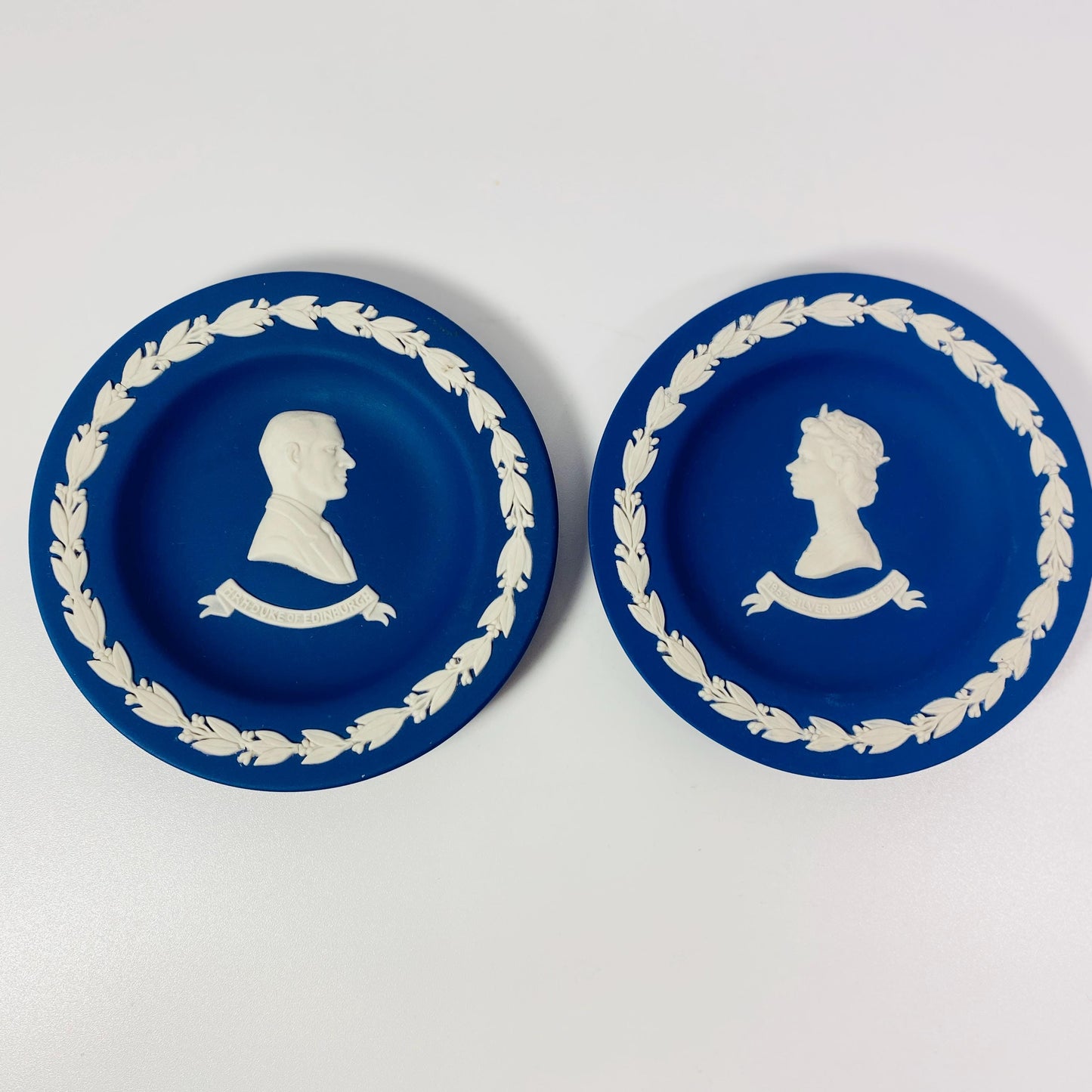 Set of 2  DkBlue Wedgwood Queen Elizabeth & Duke Edinburgh Silver Jubilee Plates