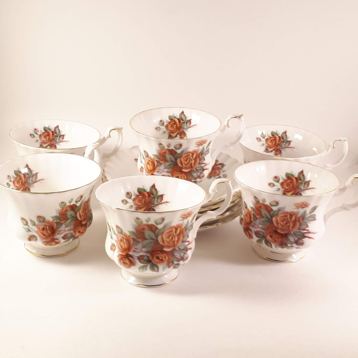 Royal Albert, CENTENNIAL ROSE, Teacup & Saucer, Bone China England
