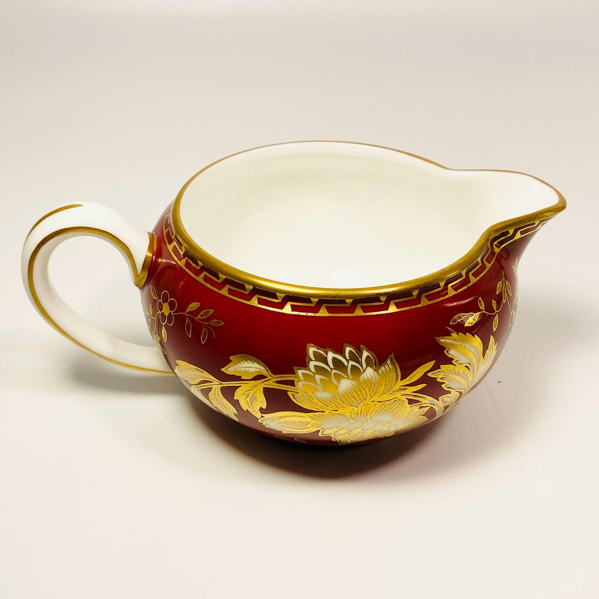 RARE !! Wedgwood RUBY TONQUIN W2488 Creamer 2.5" tall  made in England