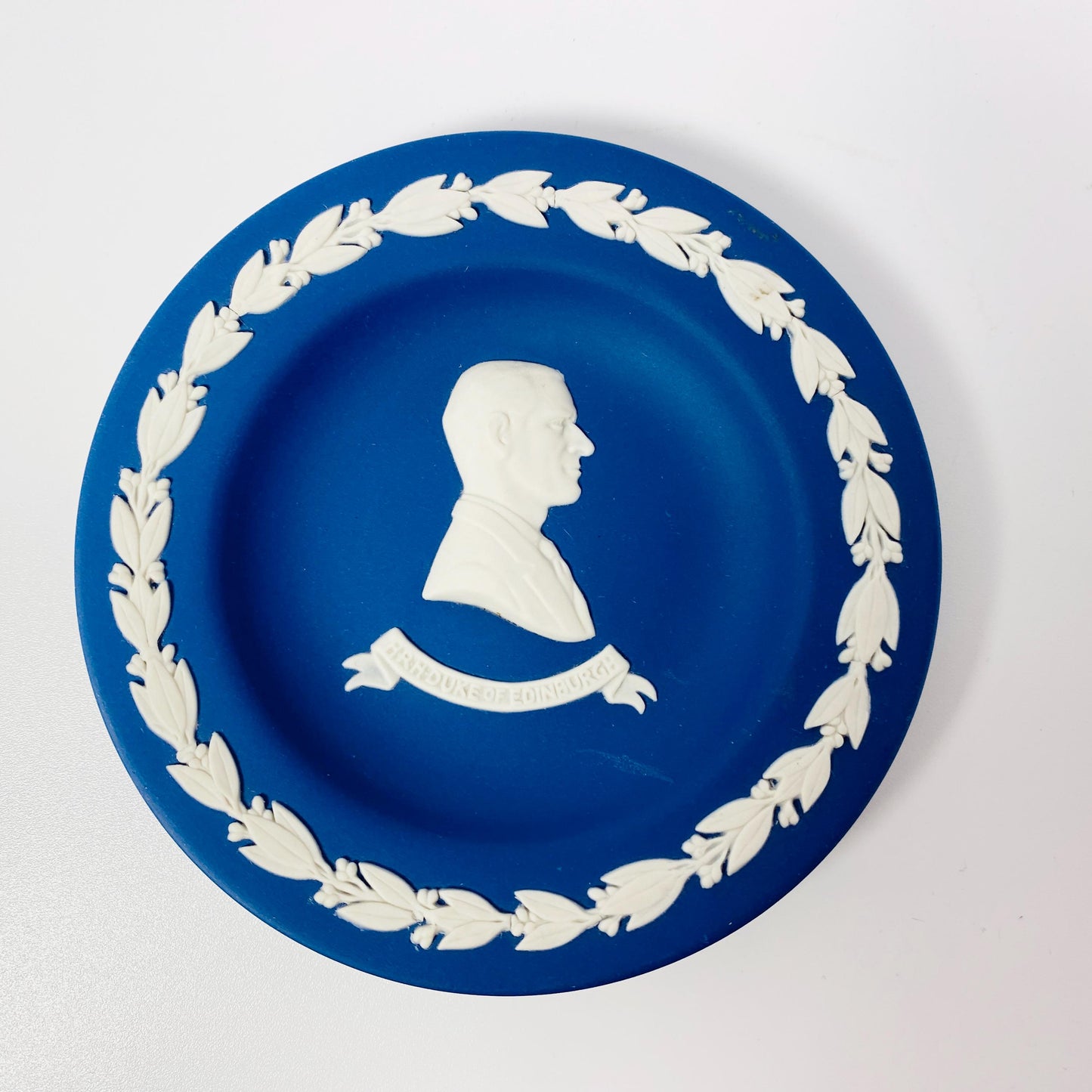Set of 2  DkBlue Wedgwood Queen Elizabeth & Duke Edinburgh Silver Jubilee Plates