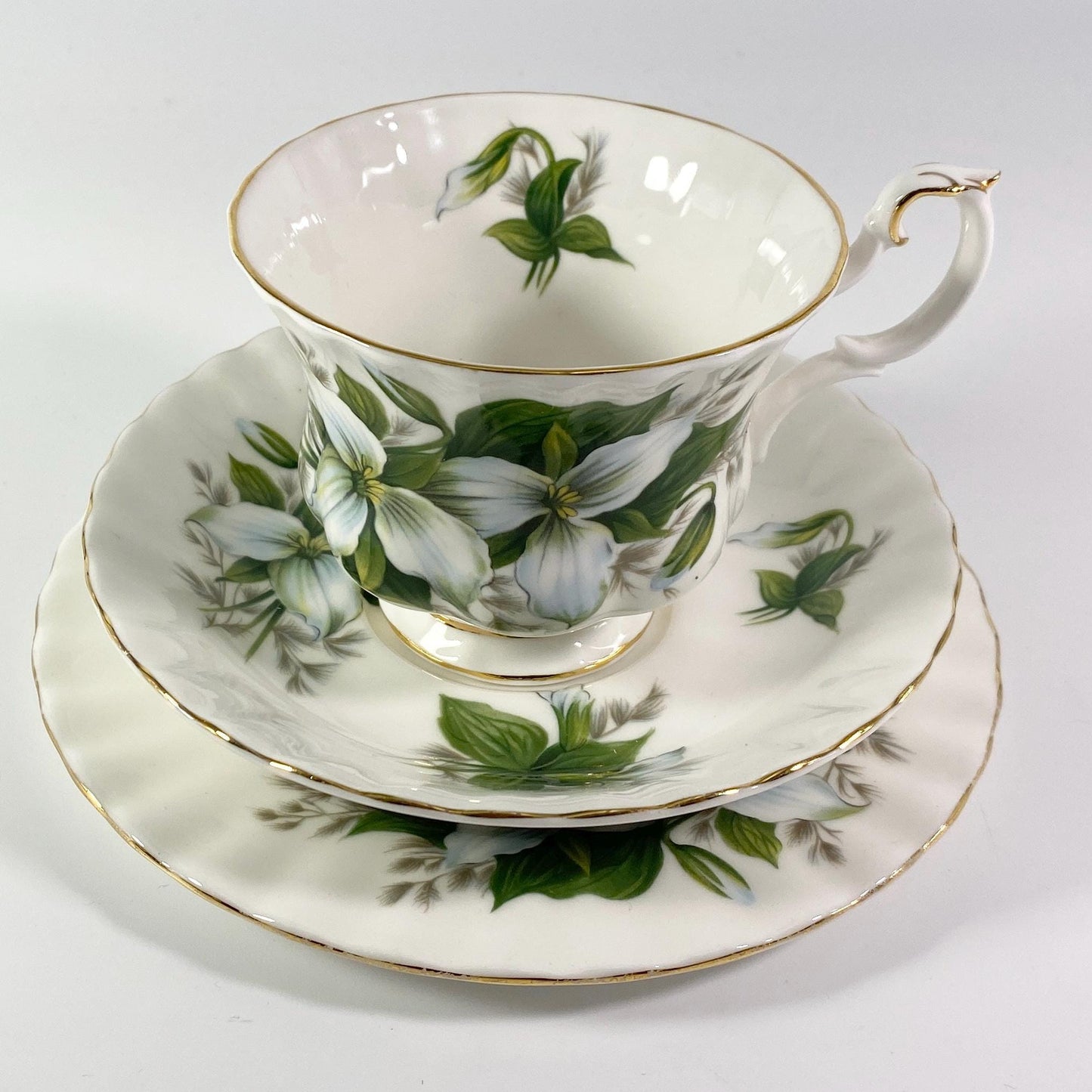 Royal Albert  Bone China Trillium Tea Cup & Saucer with bread plate Trio England
