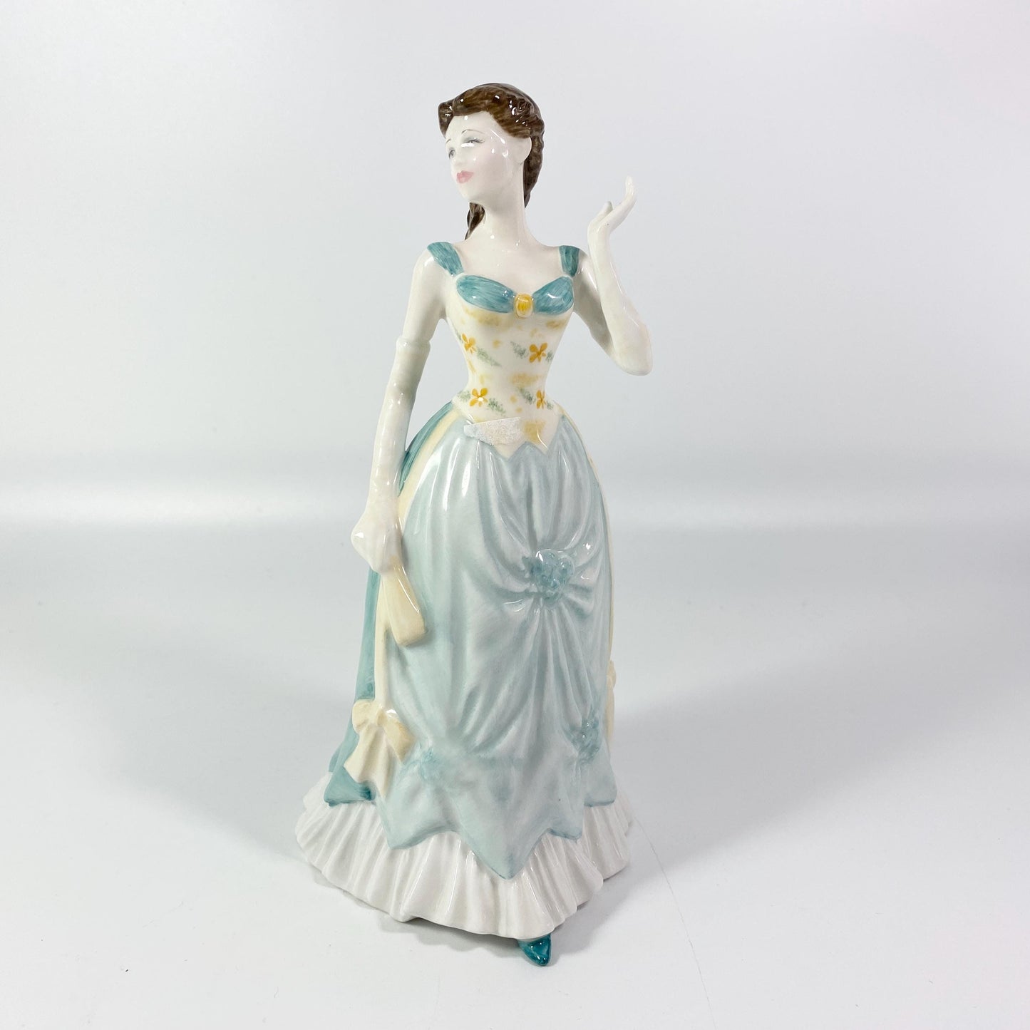 RARE !!  Royal Doulton Pretty  Gillian figurine, HN4404