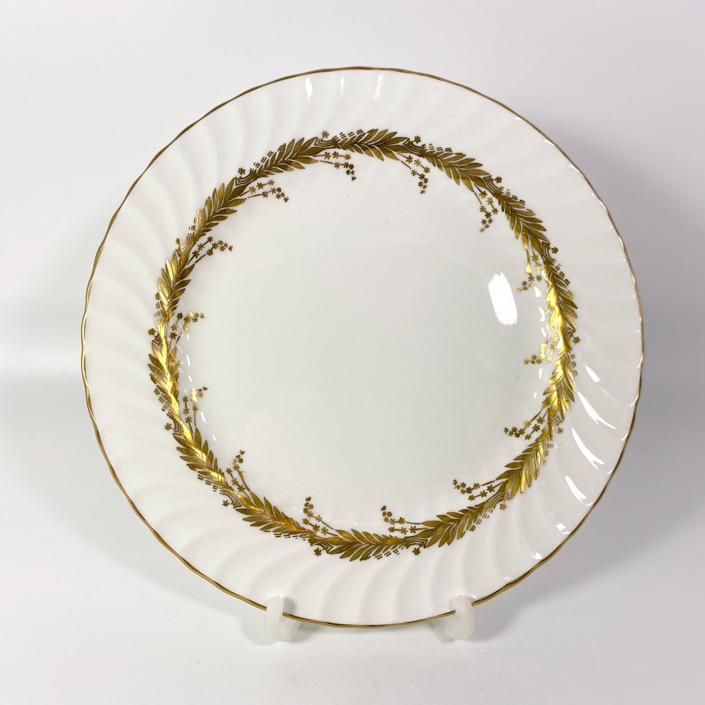 RARE !! Aynsley England Kent Pattern Bone China White & Gold 8  Inch salad Plate