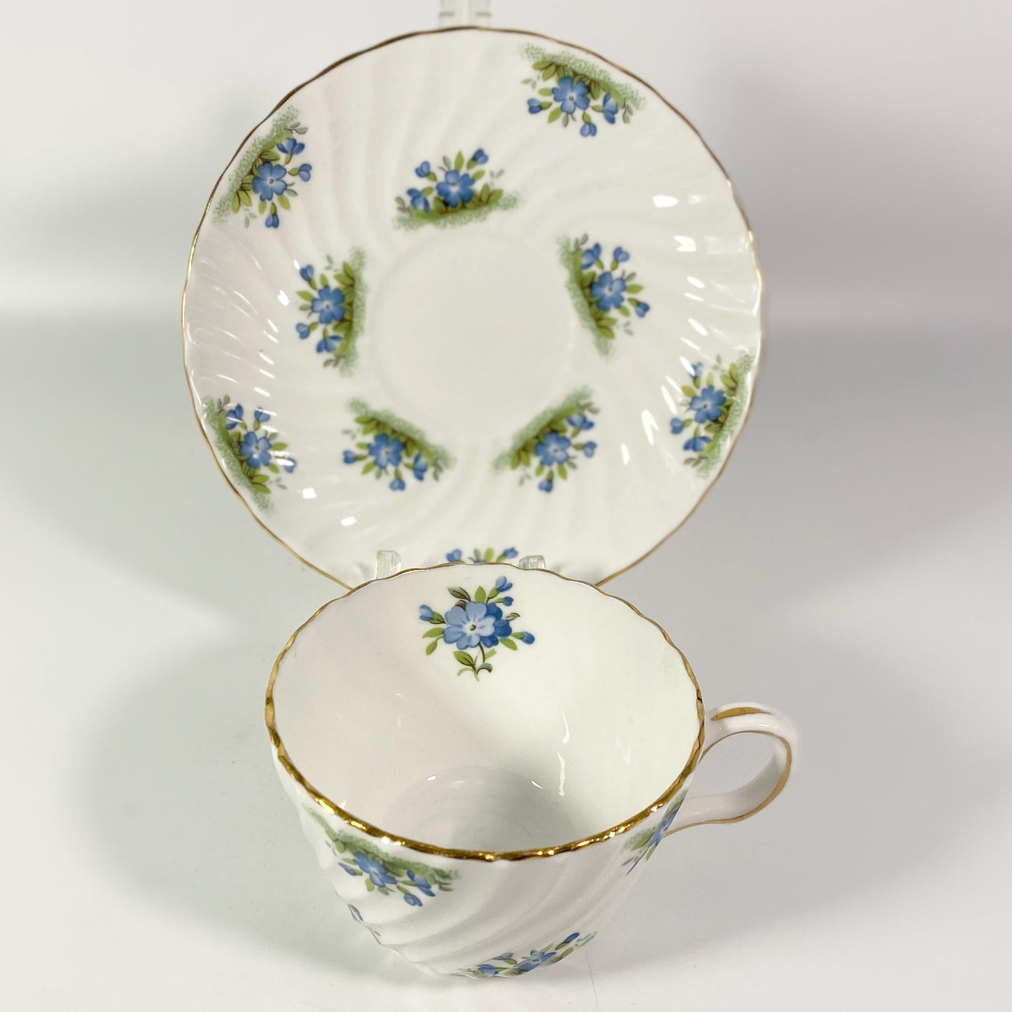Extremely RARE !!! 1930s Aynsley C1382 teacup and saucer pretty violets floral