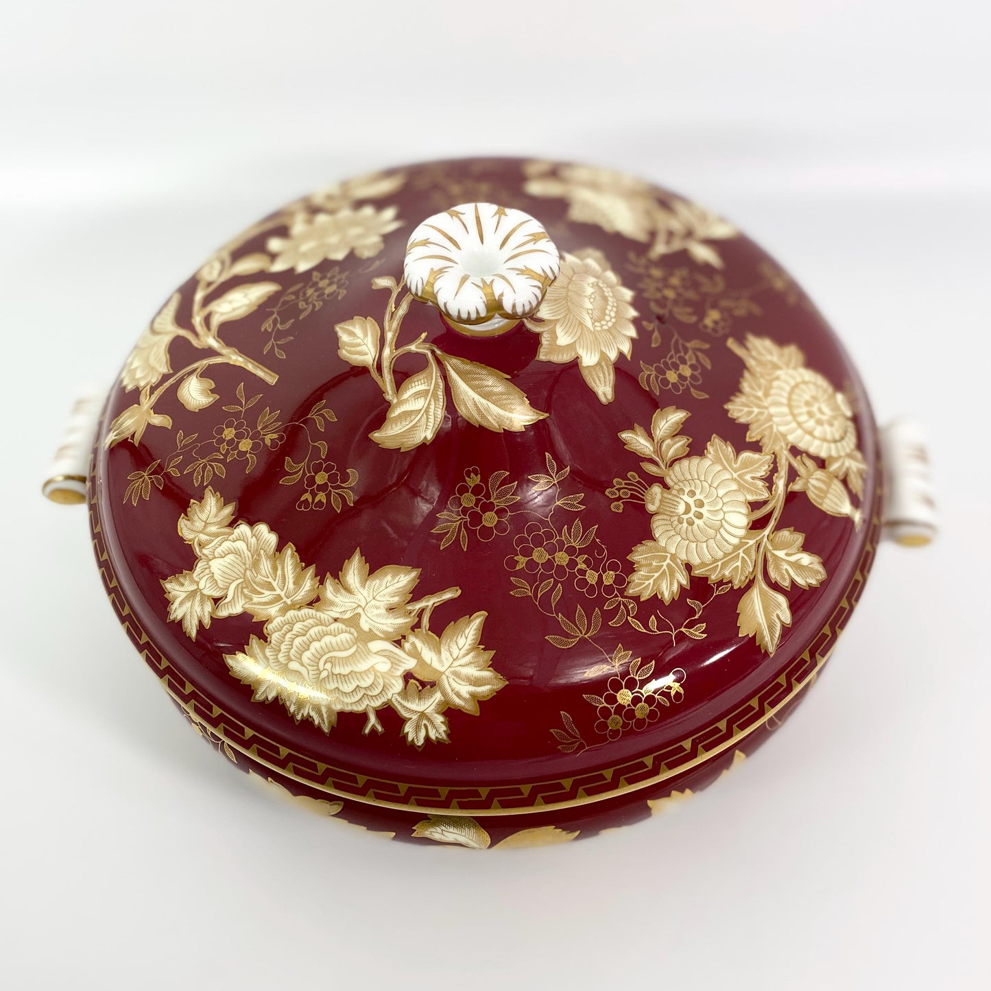 RARE !! Wedgwood Tonquin Ruby round lidded  10 " inches dish
