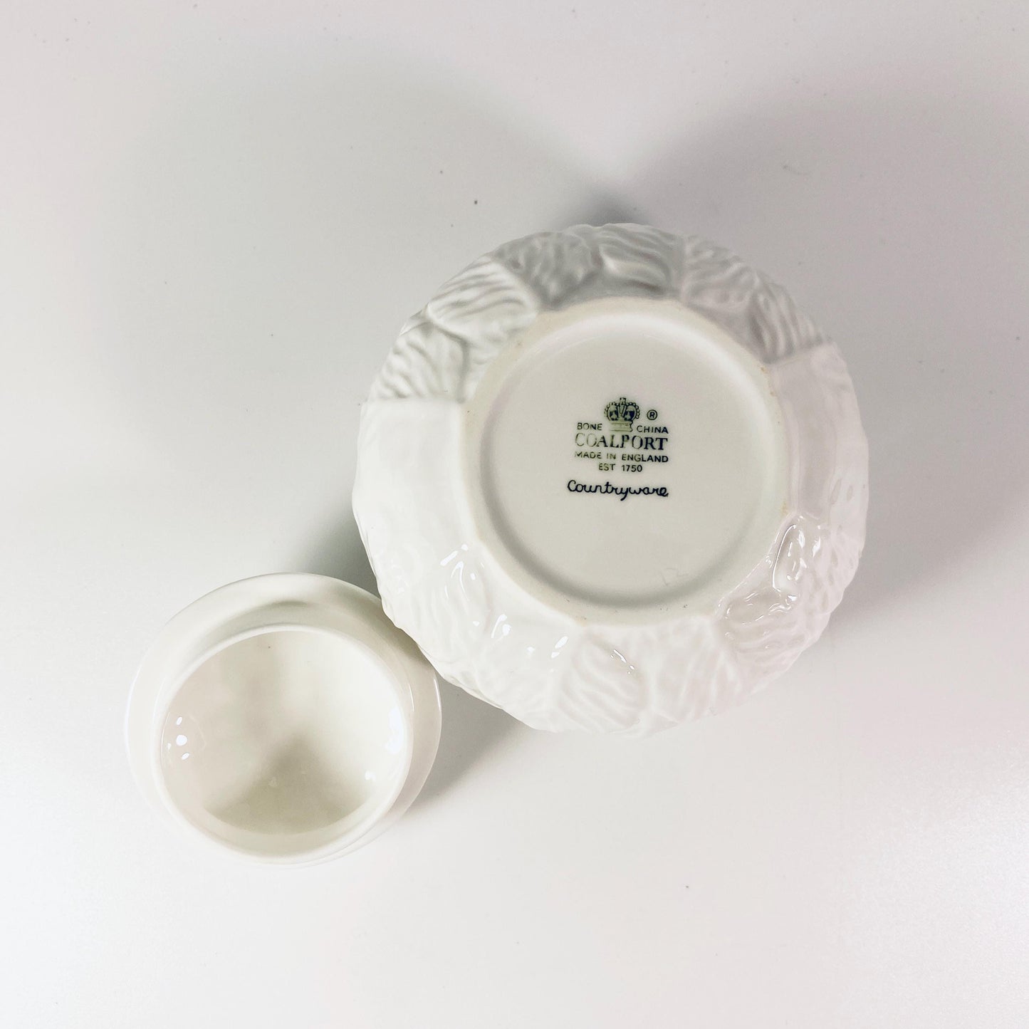 RARE  !! Coalport Countryware Covered Sugar Bowl With Lid Cabbage Leaf
