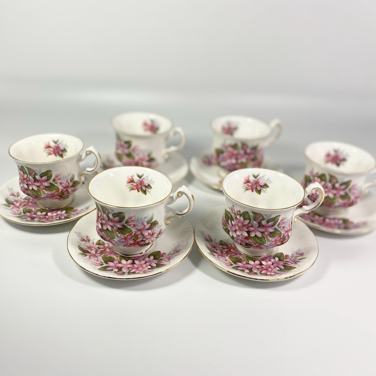 Rare !! PARAGON MAYFLOWER Tea Cup & Saucer Bone China made in England