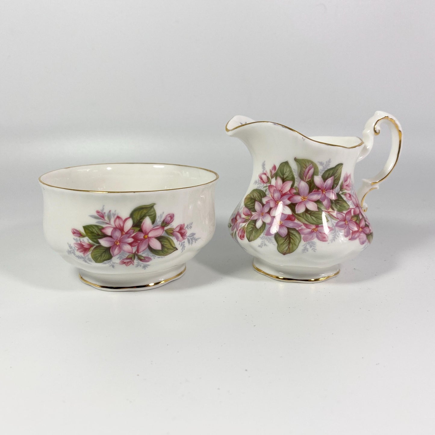 PARAGON MAYFLOWER  Creamer & Sugar bowl Bone China made England