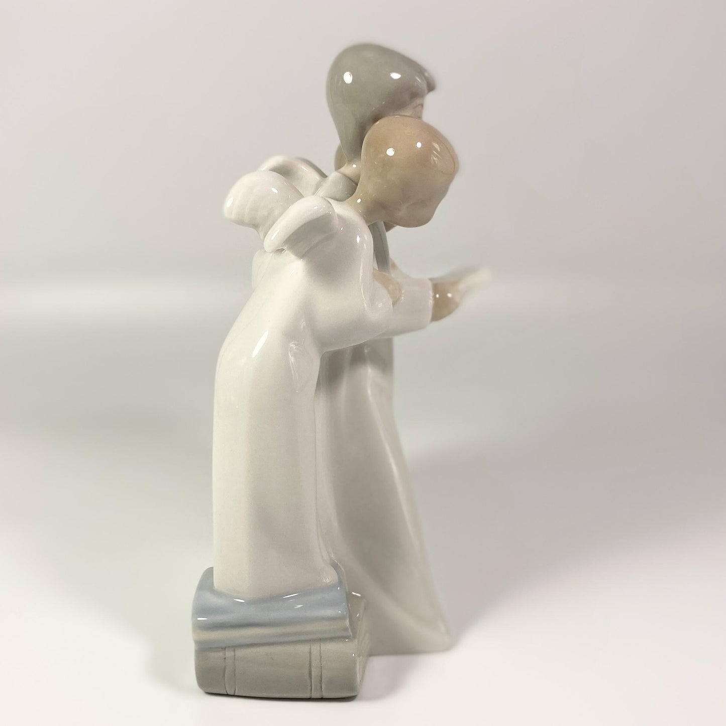 RARE !! Lladro Nao  Retired Group of 3 Choir Angel Children Singing Figurine