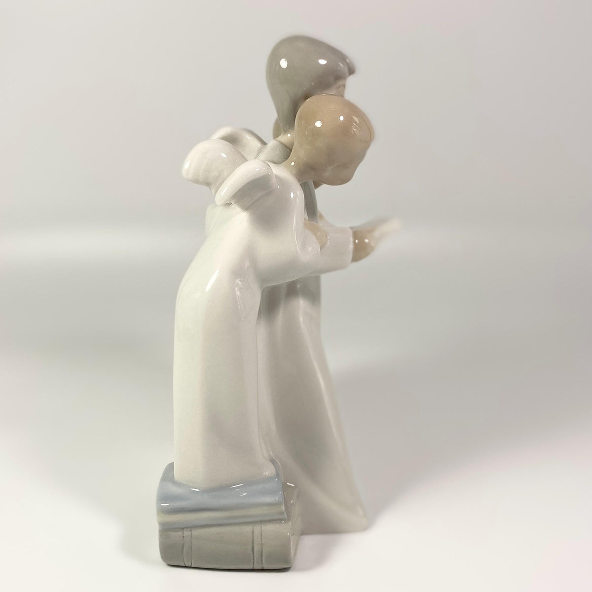 RARE !! Lladro Nao  Retired Group of 3 Choir Angel Children Singing Figurine