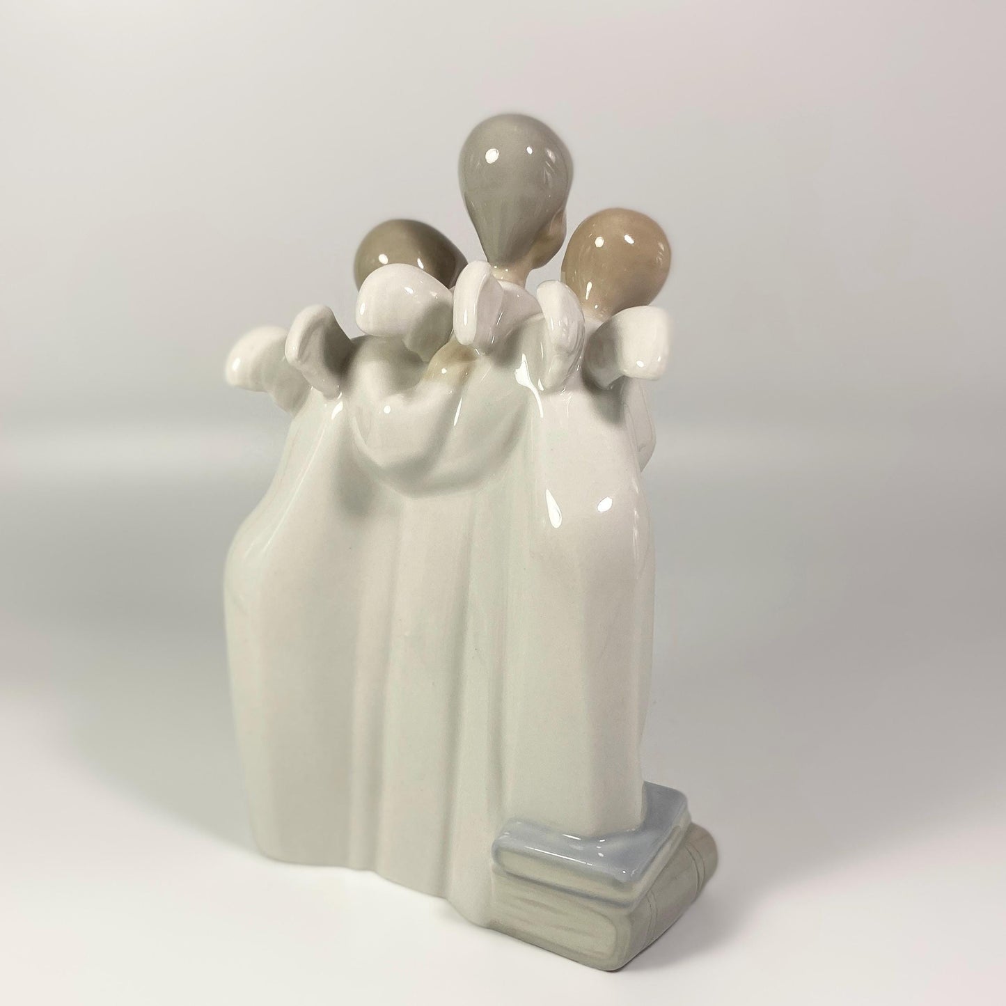 RARE !! Lladro Nao  Retired Group of 3 Choir Angel Children Singing Figurine