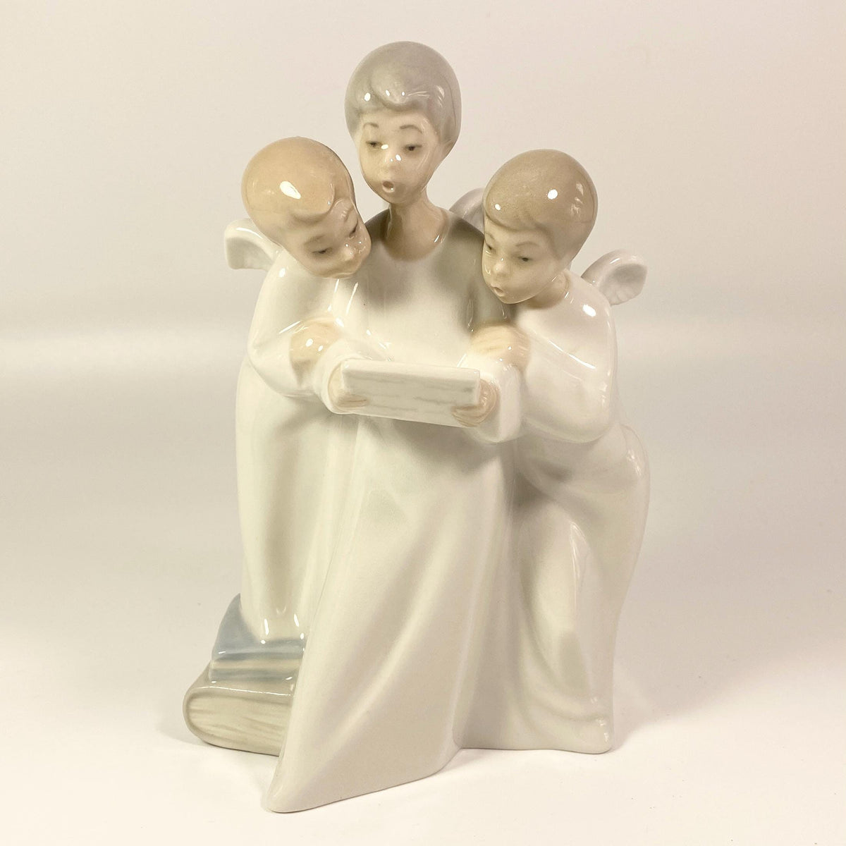 RARE !! Lladro Nao  Retired Group of 3 Choir Angel Children Singing Figurine