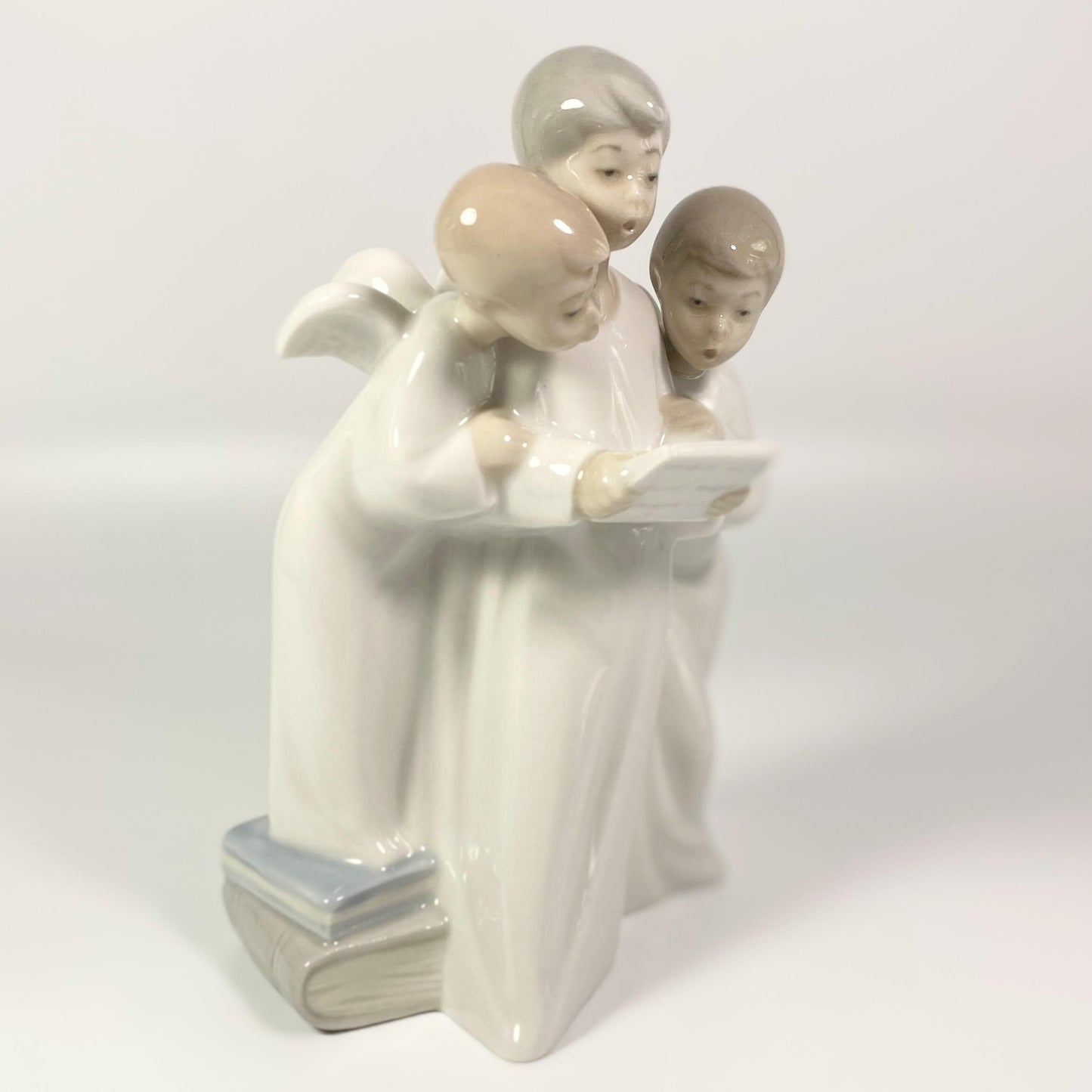 RARE !! Lladro Nao  Retired Group of 3 Choir Angel Children Singing Figurine