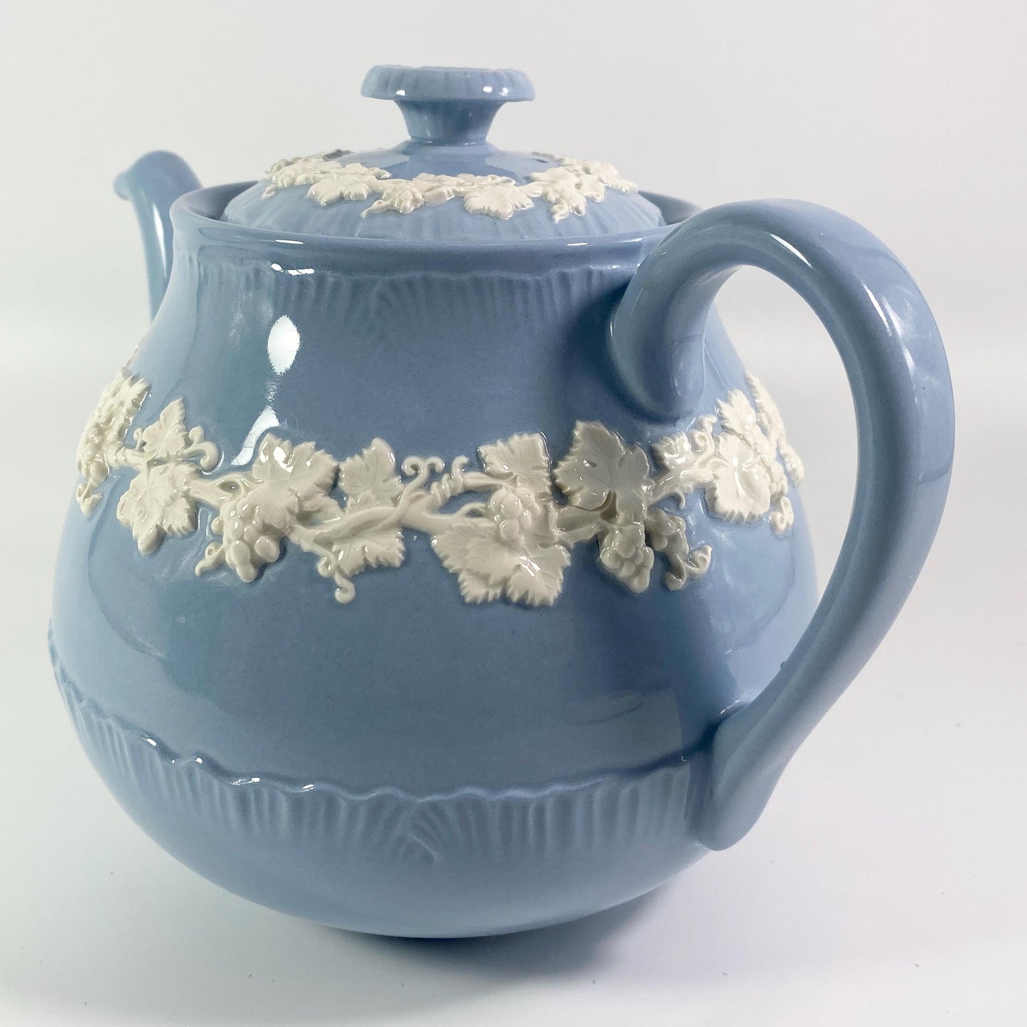 WEDGWOOD Cream on Lavender TEAPOT & LID Shell Edge Tea Pot Queensware