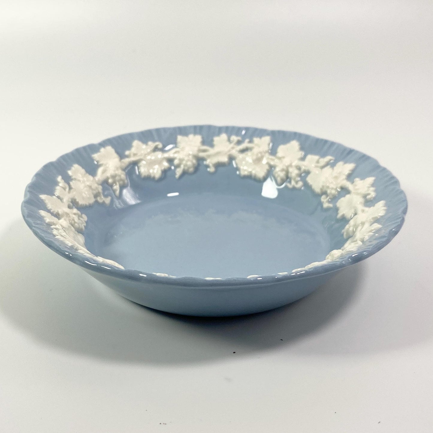Wedgwood~Queensware~Cream on Lavender~5” Dessert Bowl~Shell Edge