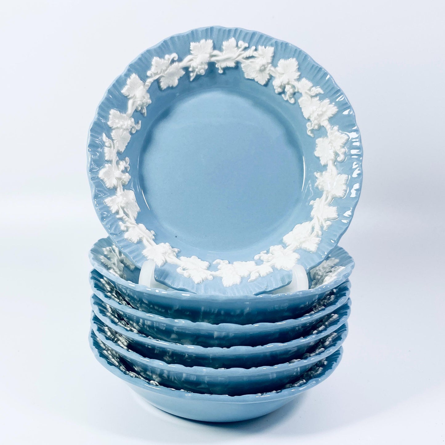 Wedgwood~Queensware~Cream on Lavender~5” Dessert Bowl~Shell Edge