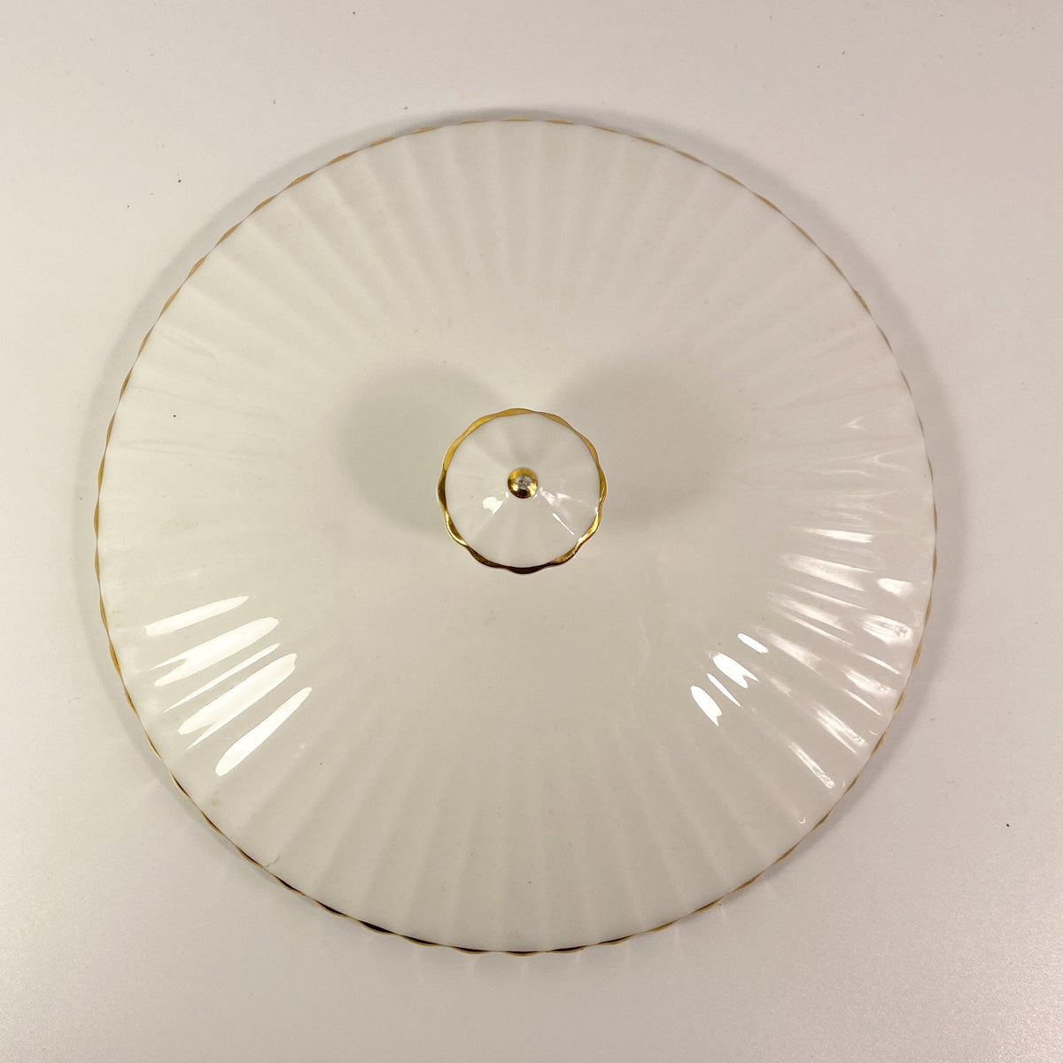RARE !! Paragon white and Gold 498 tureen , round vegetable bowl lid
