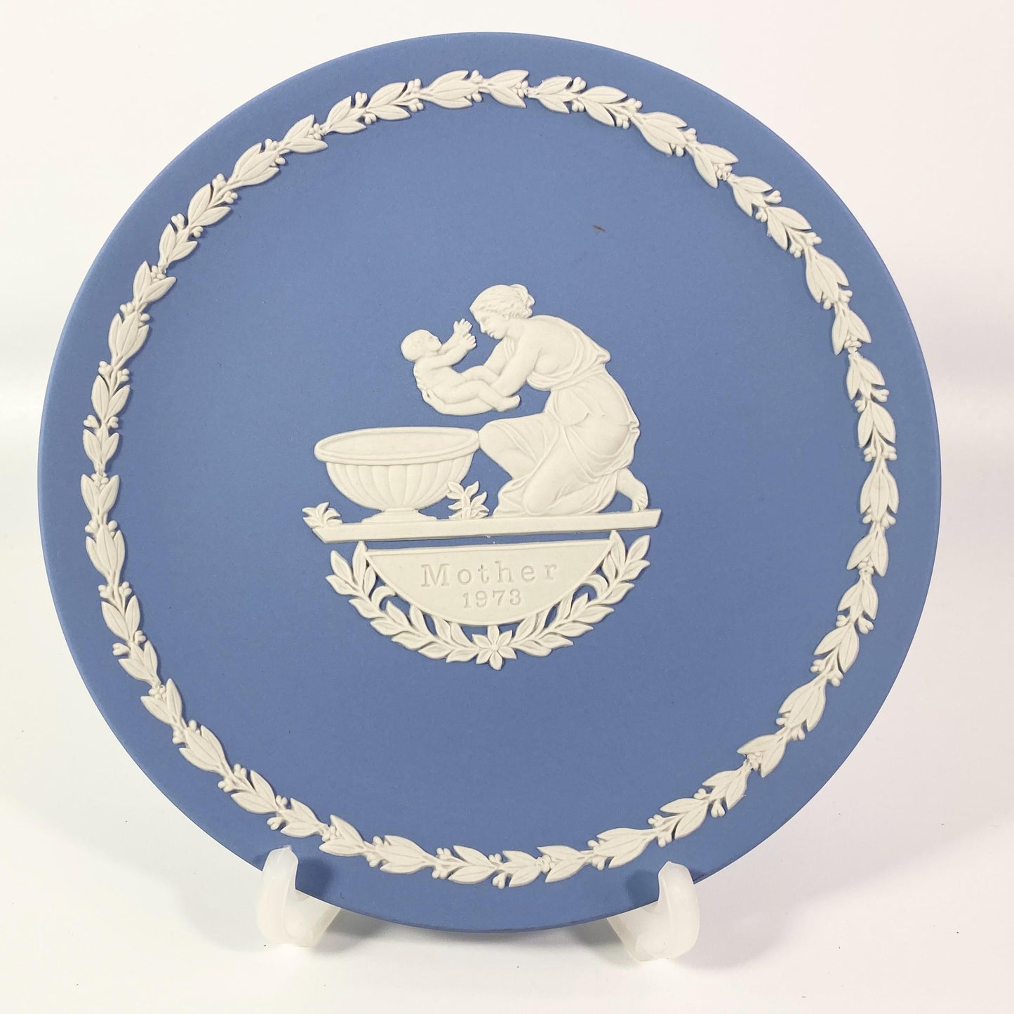 Wedgwood Mothers Day plate 1974 Mother baby child pale blue and white