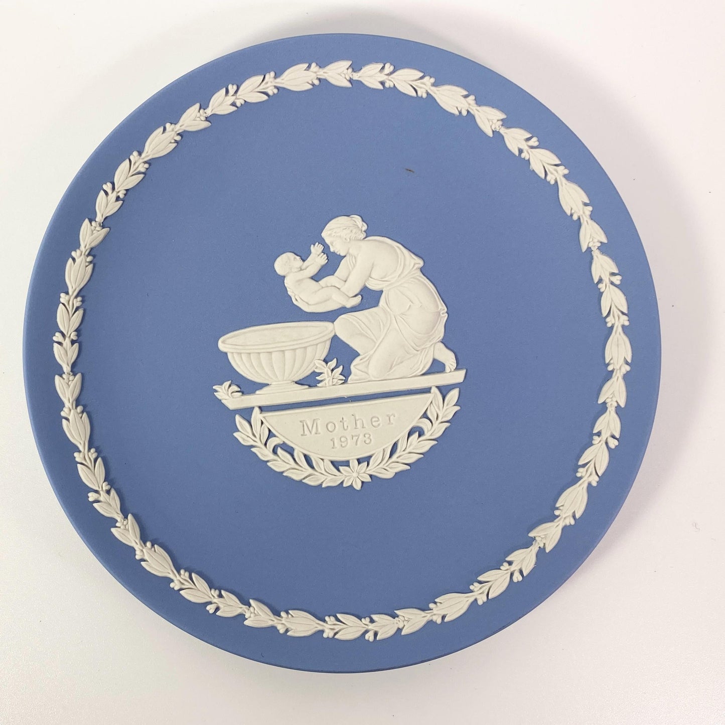 Wedgwood Mothers Day plate 1974 Mother baby child pale blue and white
