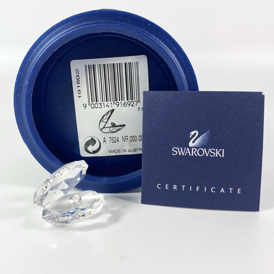Swarovski Crystal Clam Shell with Diamond Pearl Figurine