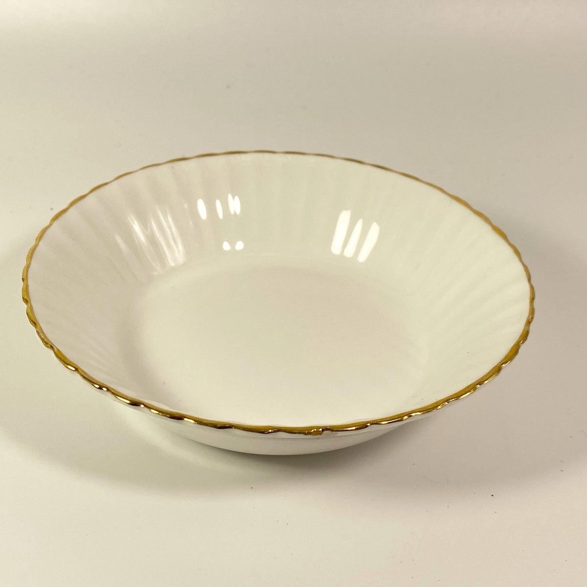 Paragon 498 Gold Chantilly Fruit Dessert Bowl Bone China England