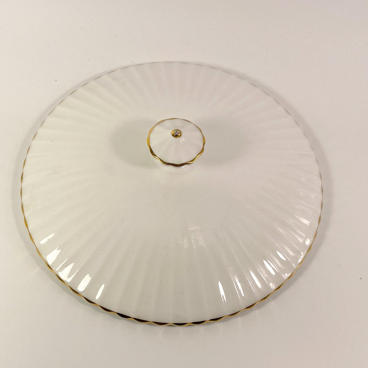 RARE !! Paragon white and Gold 498 tureen , round vegetable bowl lid