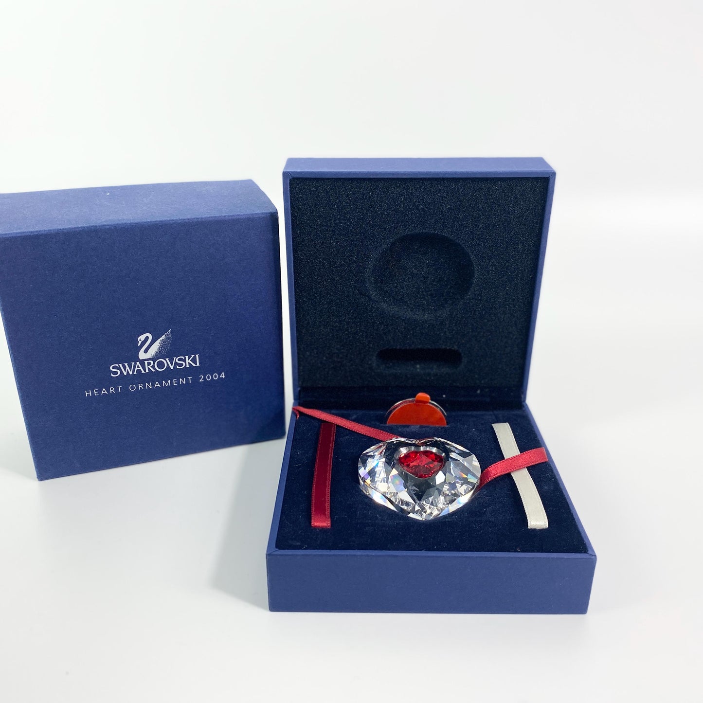 Swarovski Crystal 2004 Heart (Red) Ornament ~ Annual Edition #629510 Boxed