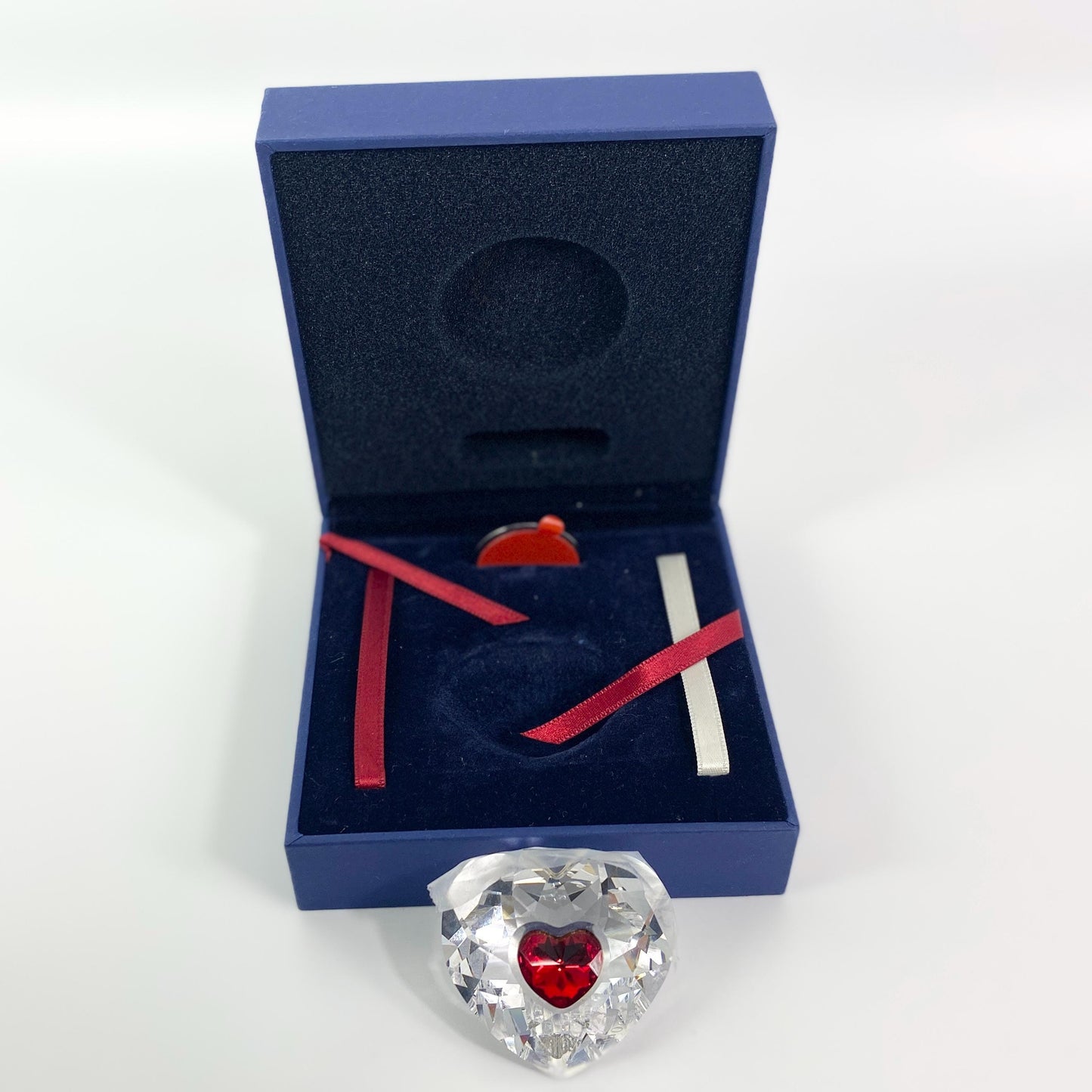 Swarovski Crystal 2004 Heart (Red) Ornament ~ Annual Edition #629510 Boxed
