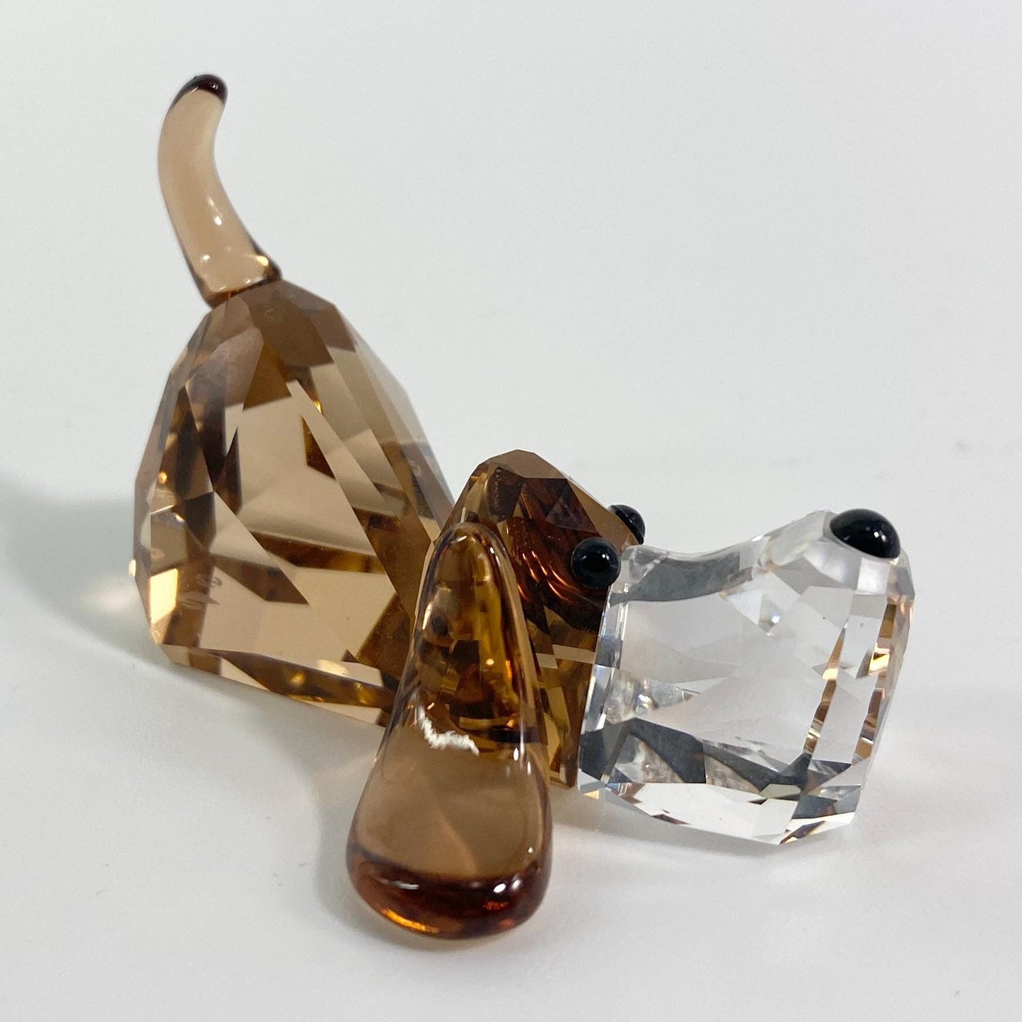 Swarovski Crystal Figurine Lovlots Gang of Dogs Peppino Basset Hound 935720