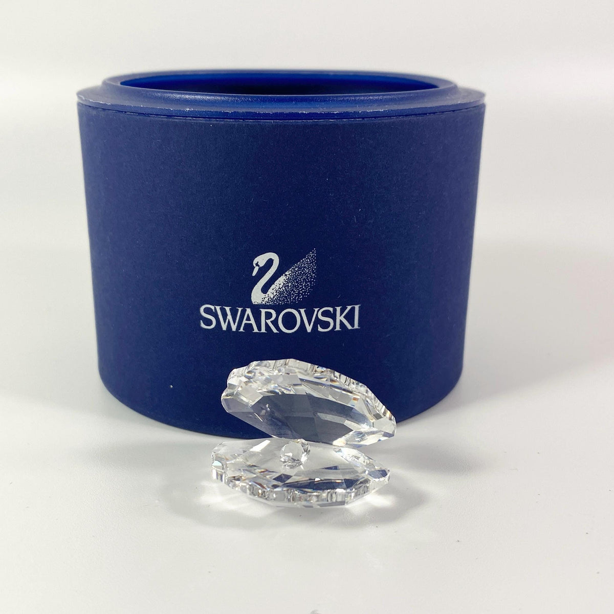 Swarovski Crystal Clam Shell with Diamond Pearl Figurine