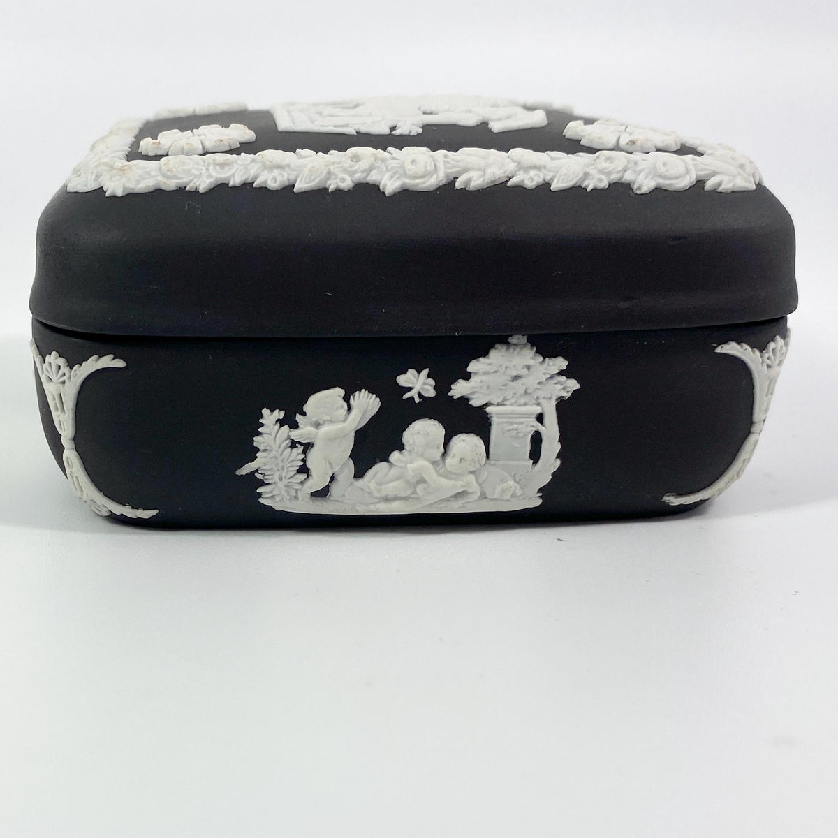Wedgwood Black Basalt Lidded trinket – Neo Classical Horses, cupids, cherubs
