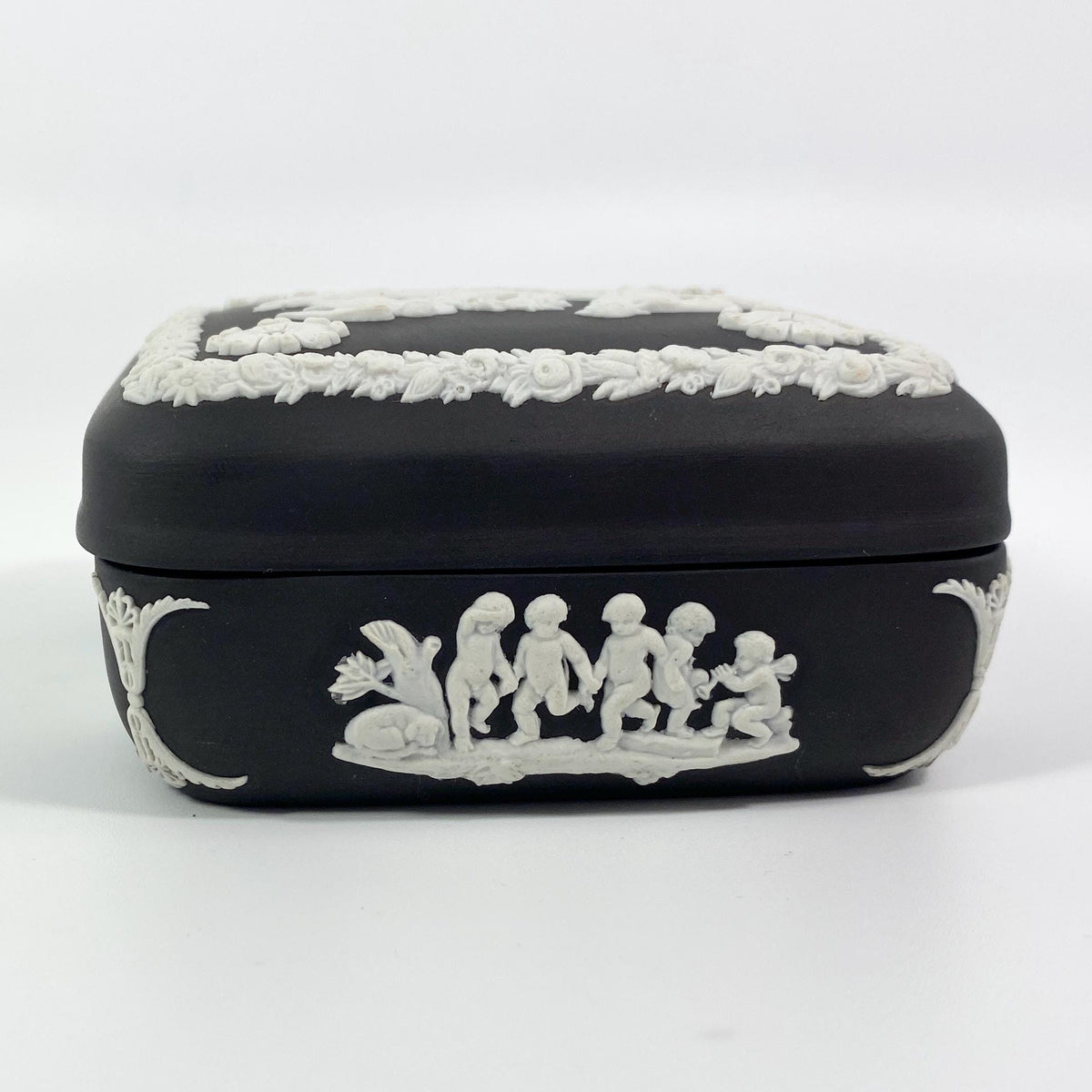 Wedgwood Black Basalt Lidded trinket – Neo Classical Horses, cupids, cherubs