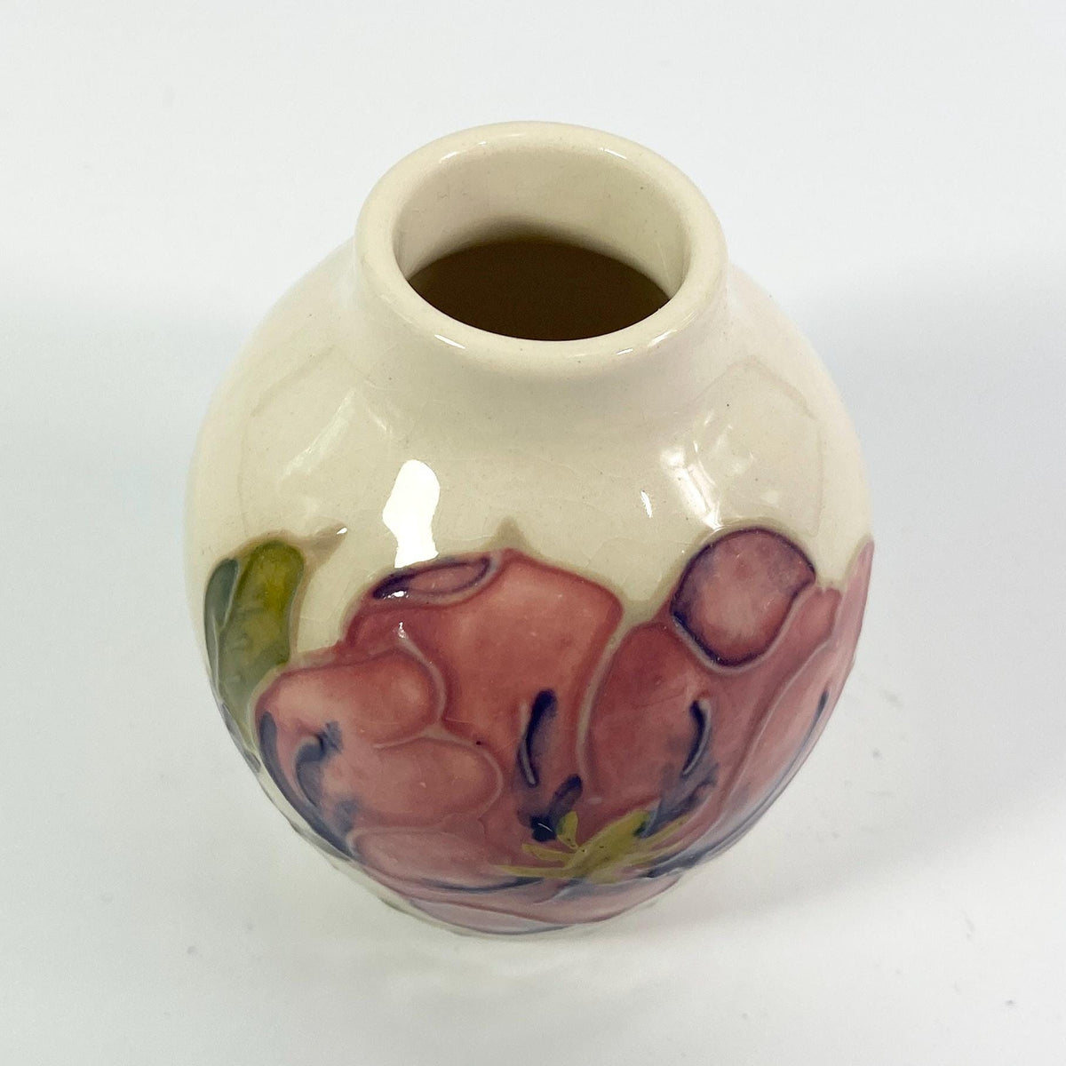 Moorcroft Vase - MAGNOLIA Flower Vase England-Extremely Rare
