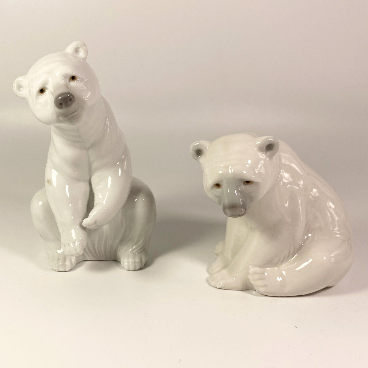 Lladro 1208-09  Polar Bears Porcelain Figurines Retired Spain 4.75" & 3.25" Inches