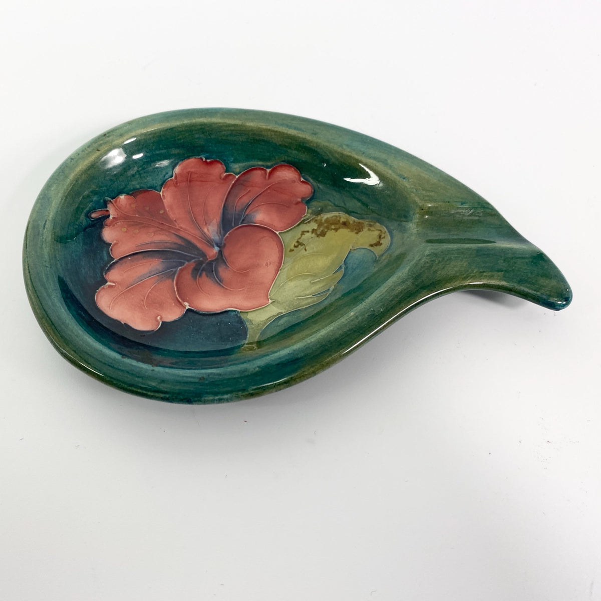 William Moorcroft Art Pottery green Teardrop Hibiscus Ashtray  England