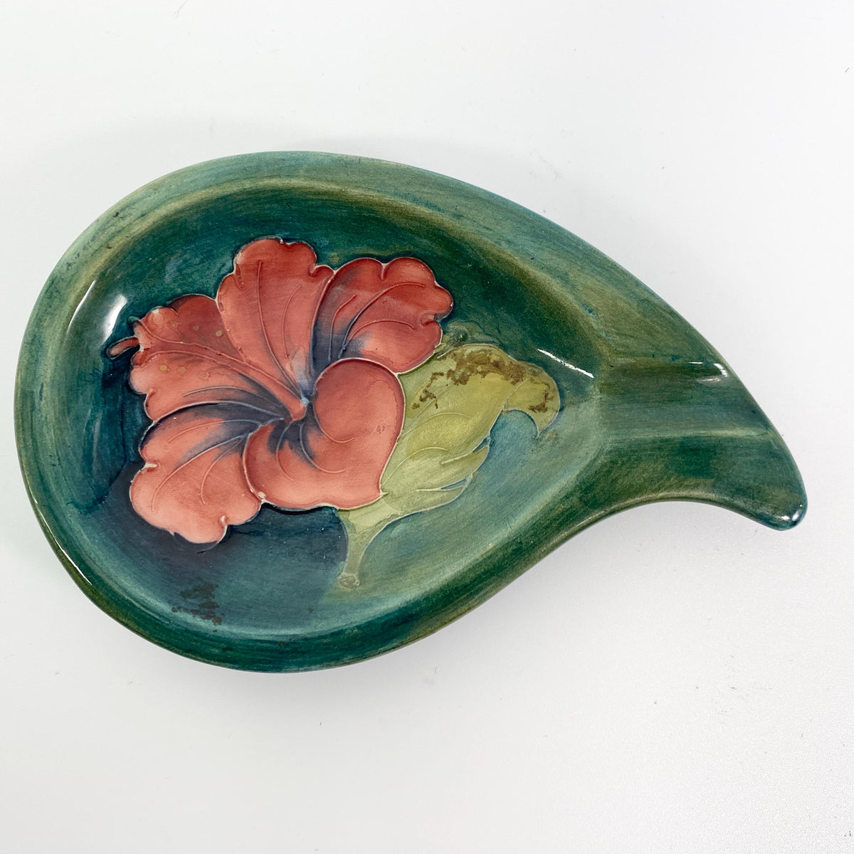 William Moorcroft Art Pottery green Teardrop Hibiscus Ashtray  England