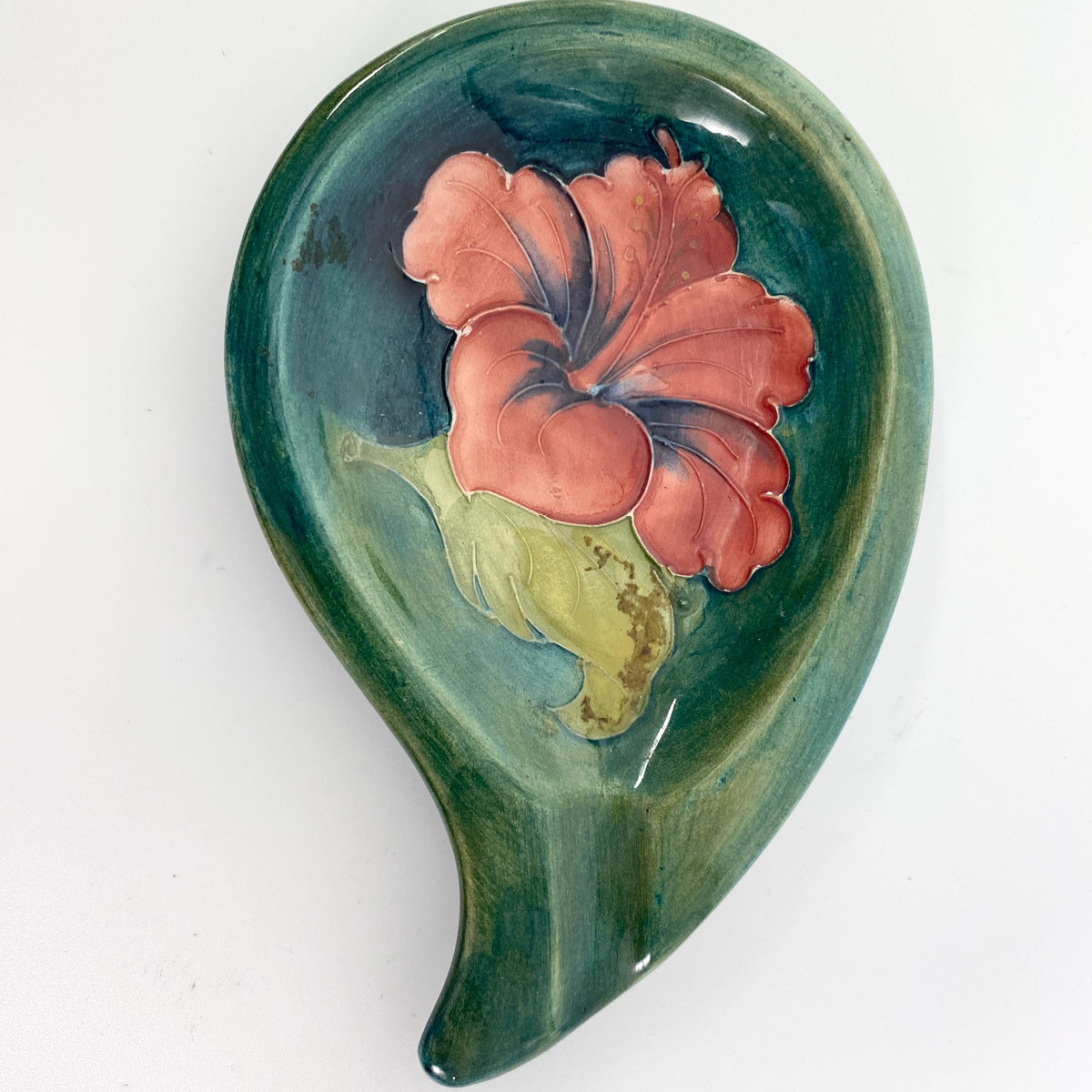 William Moorcroft Art Pottery green Teardrop Hibiscus Ashtray  England