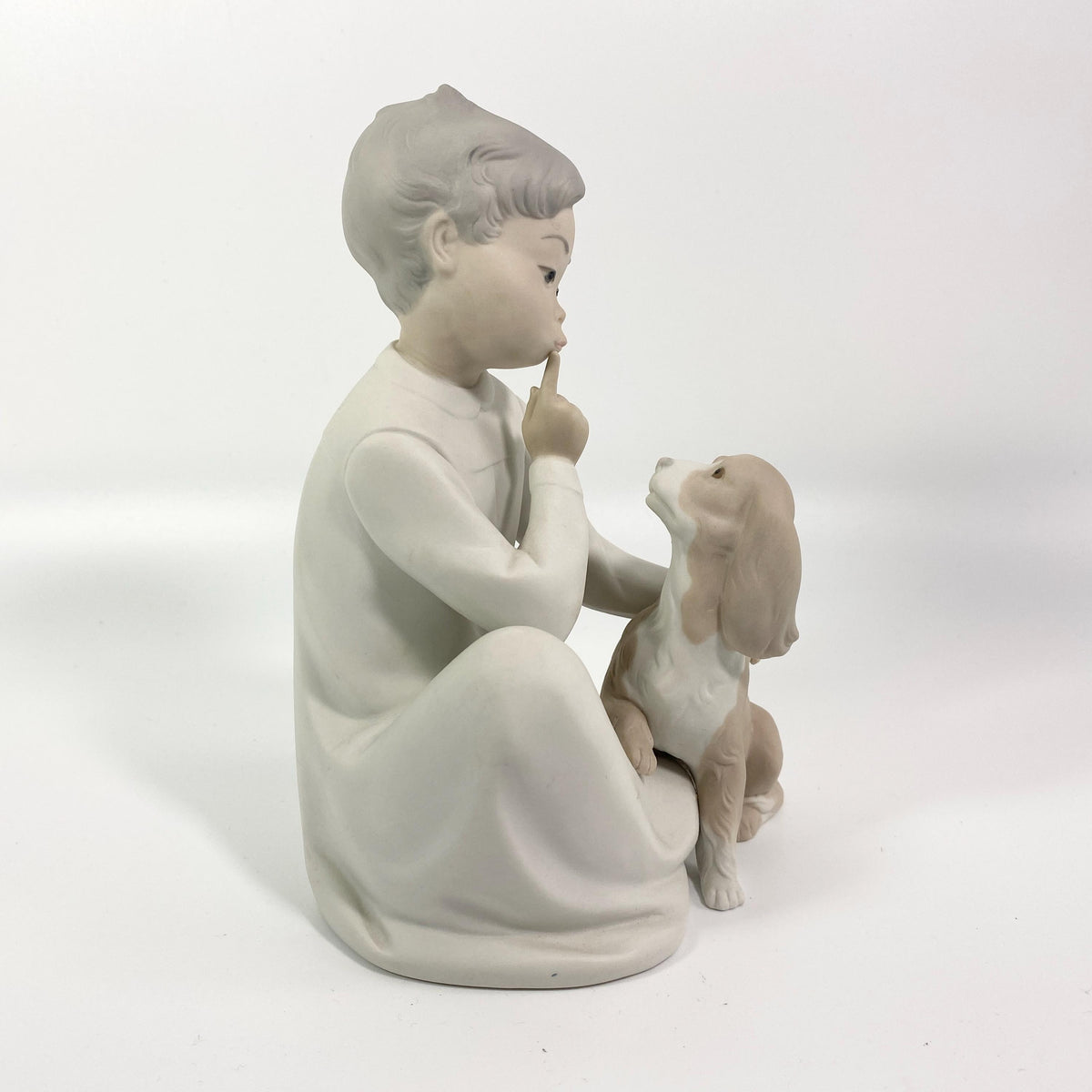 Lladro Collectible Porcelain Sculpture #4522 “Shh Quiet Puppy” matt Finish