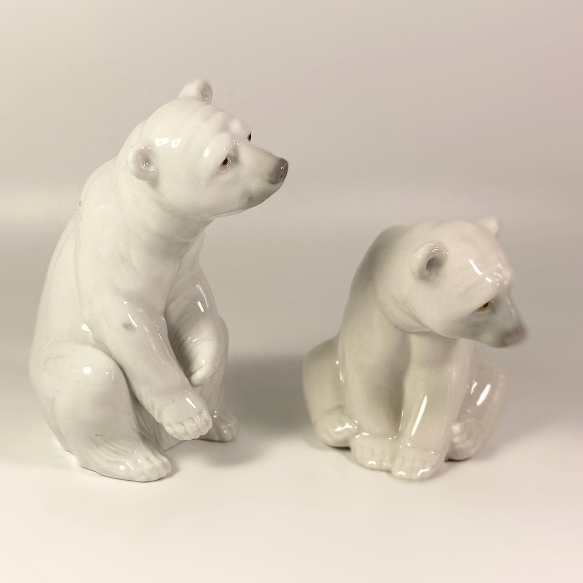 Lladro 1208-09  Polar Bears Porcelain Figurines Retired Spain 4.75" & 3.25" Inches