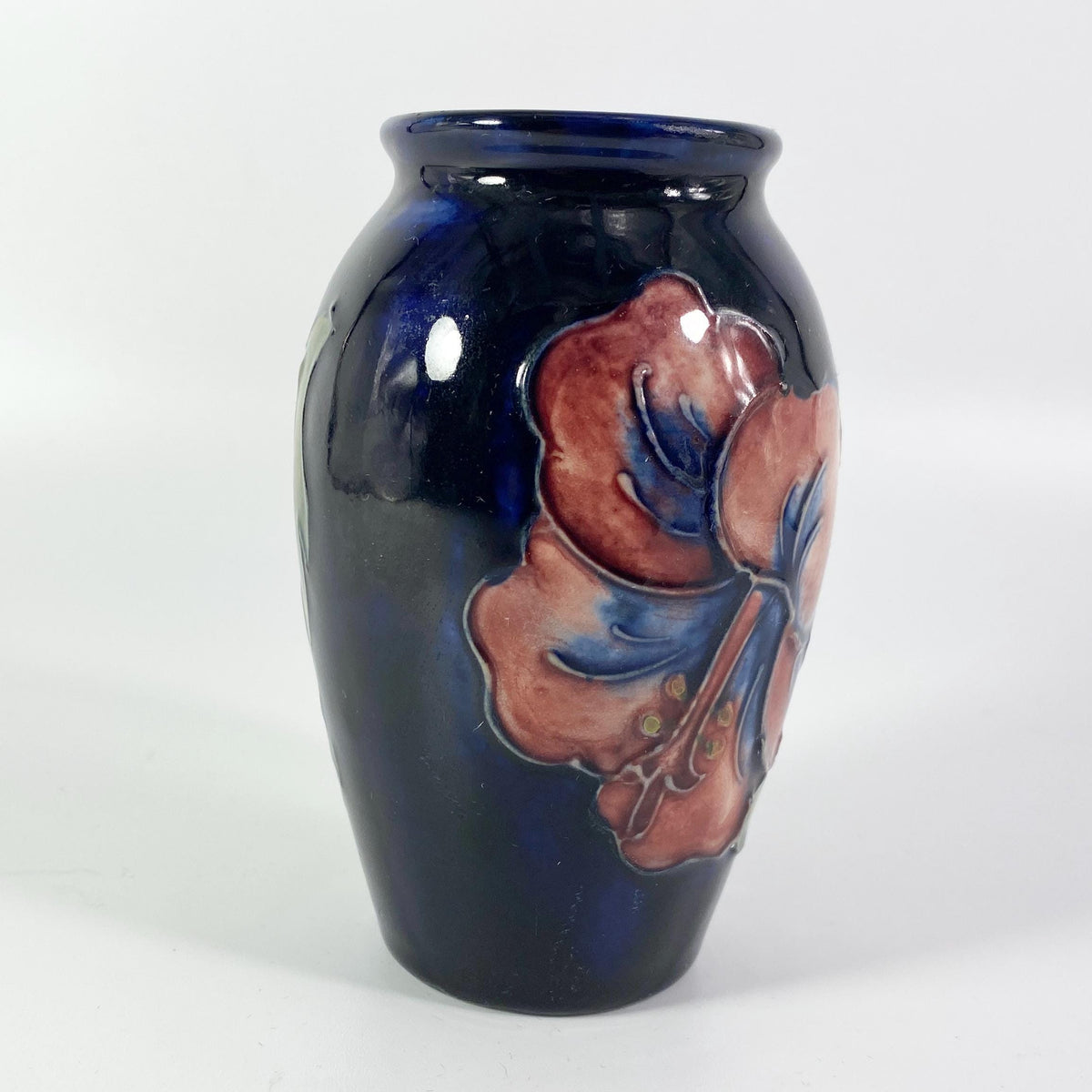 Vintage William Moorcroft Hibiscus blue vase art pottery England  RARE Find !!