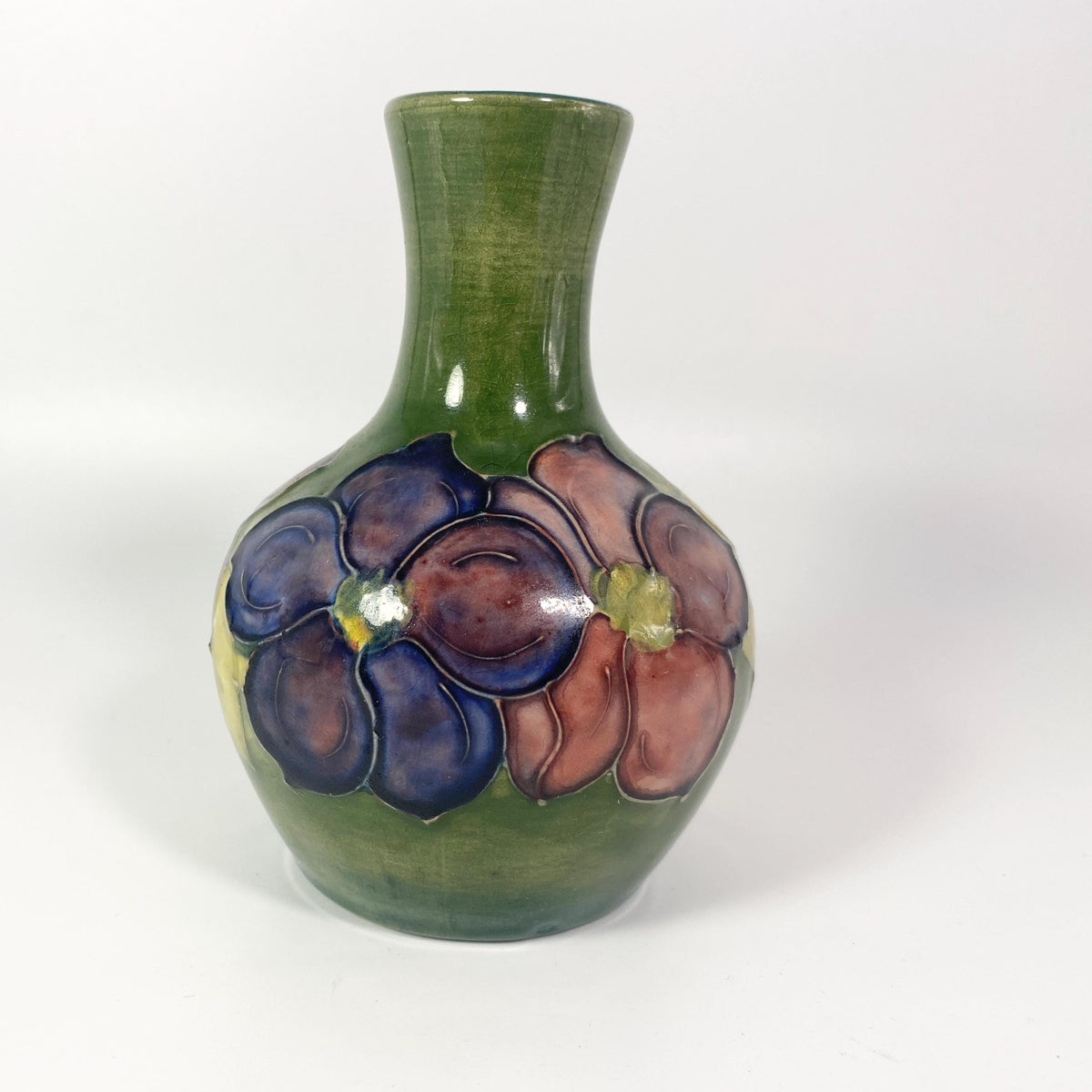 Moorcroft pansy Flowers Hand Panted Antique signed Vase England