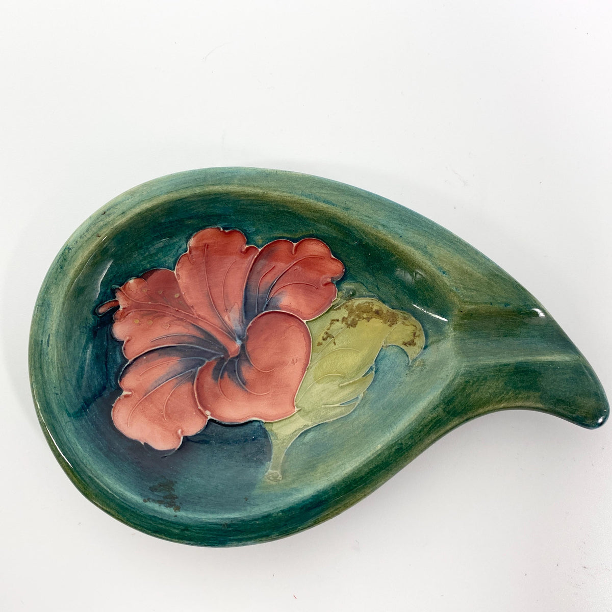 William Moorcroft Art Pottery green Teardrop Hibiscus Ashtray  England