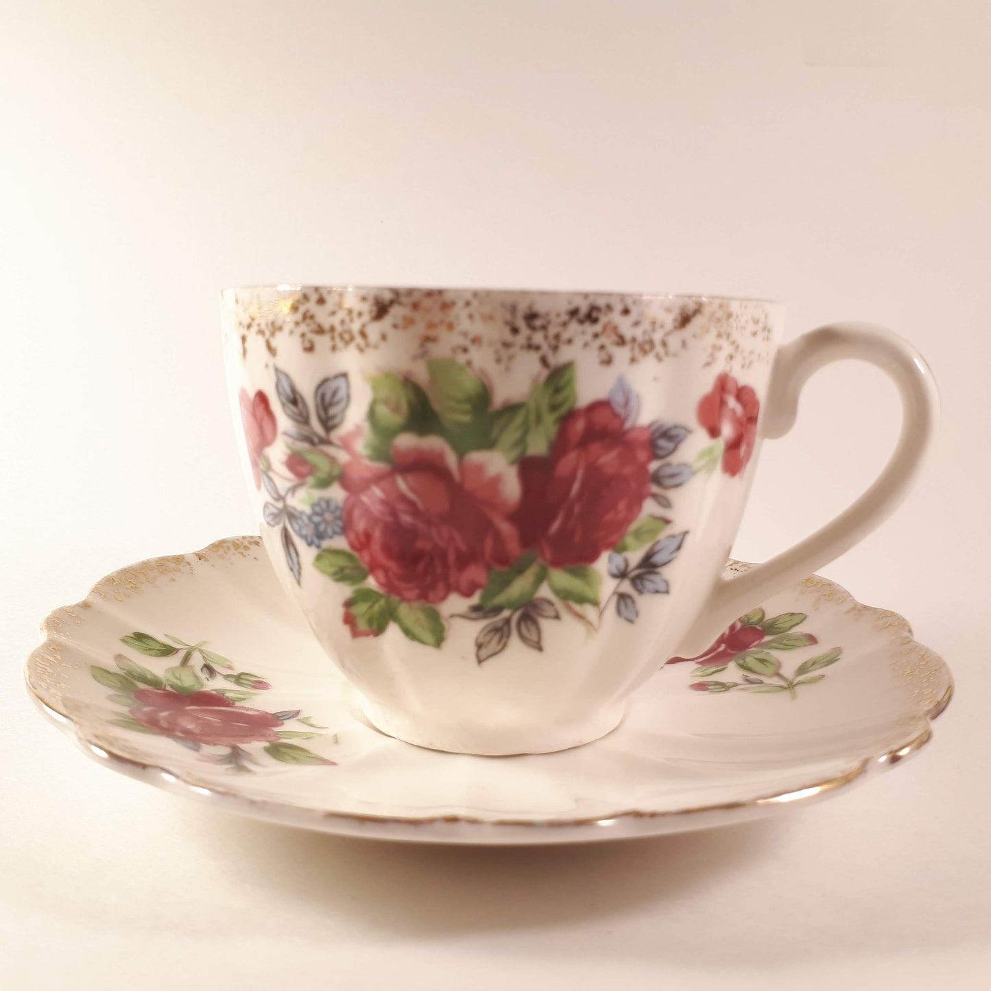 Stunning Red roses fine bone china cup and saucer Japan.